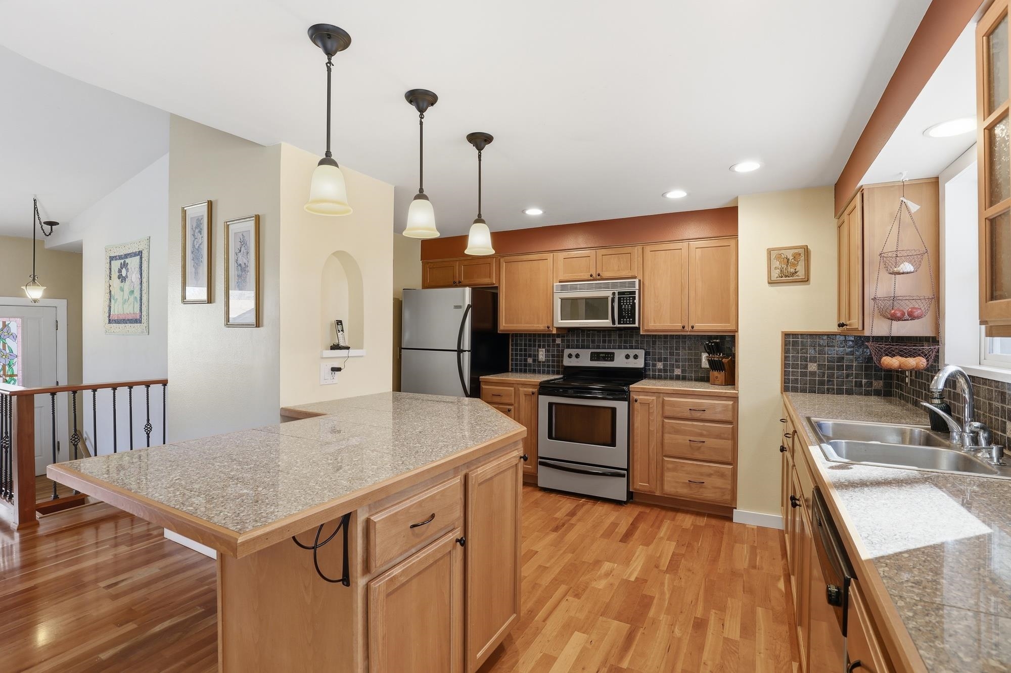 2306 E 49th Ave - Photo 9