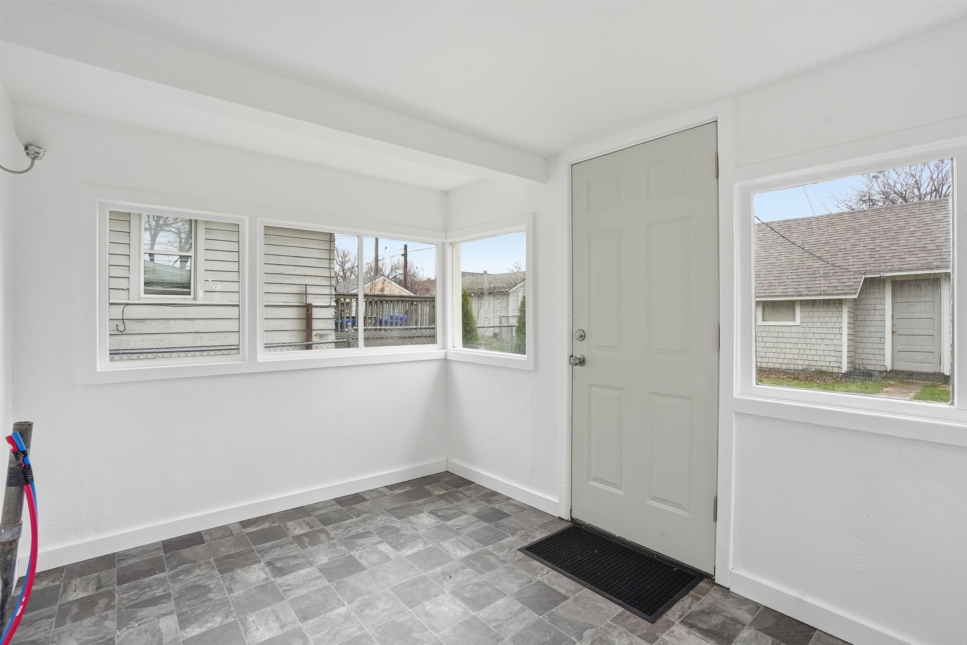710 E Illinois Ave - Photo 14