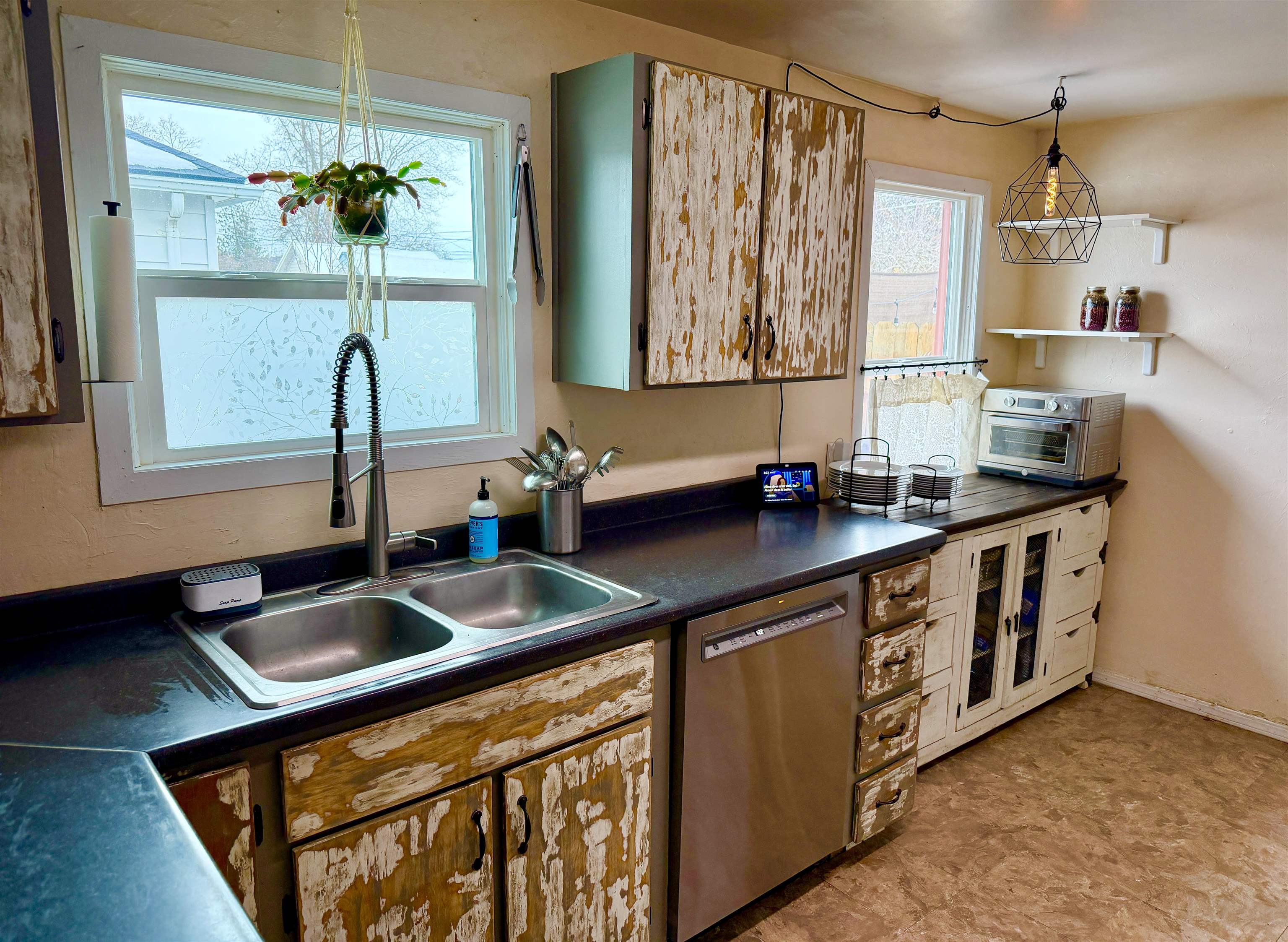 804 E 38th Ave - Photo 5
