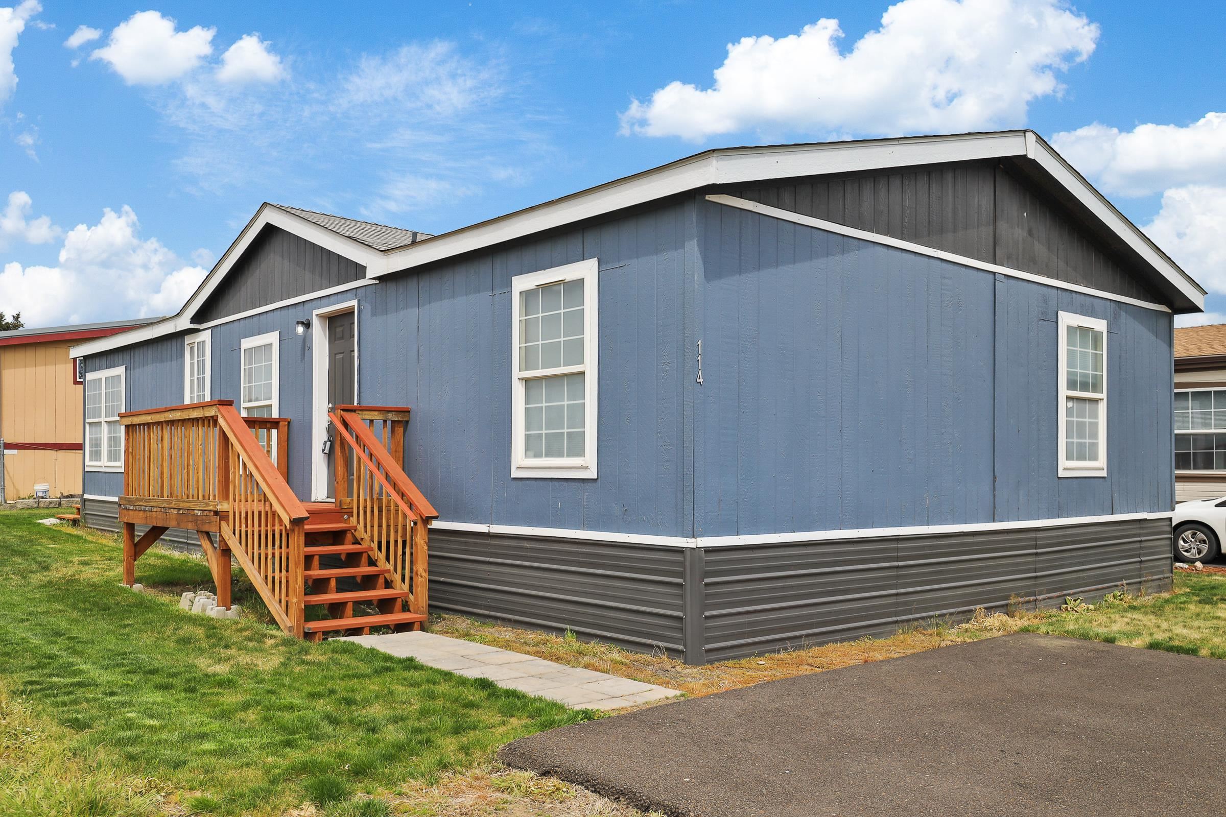2201 N Craig Rd - Photo 2