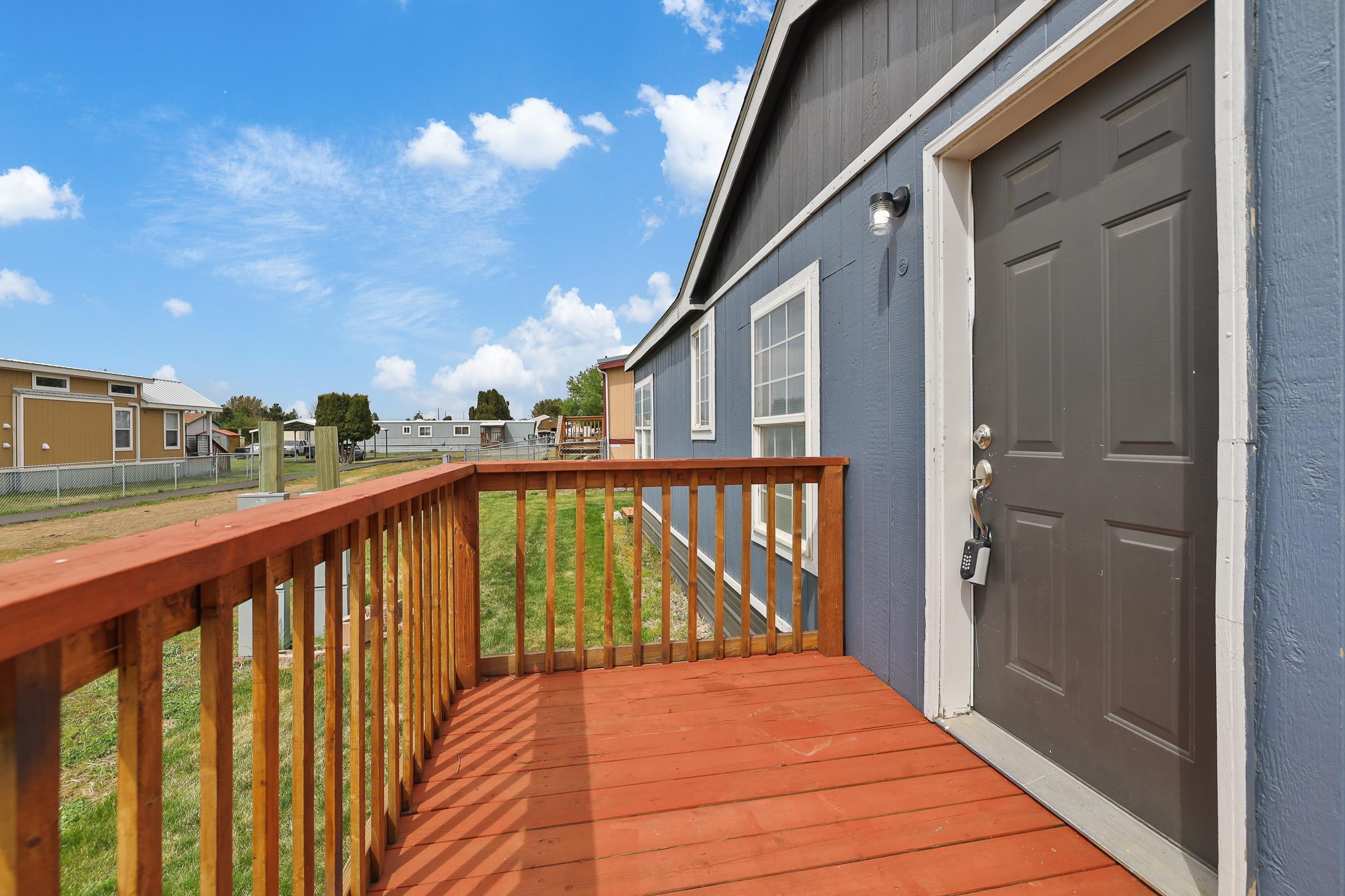 2201 N Craig Rd - Photo 3