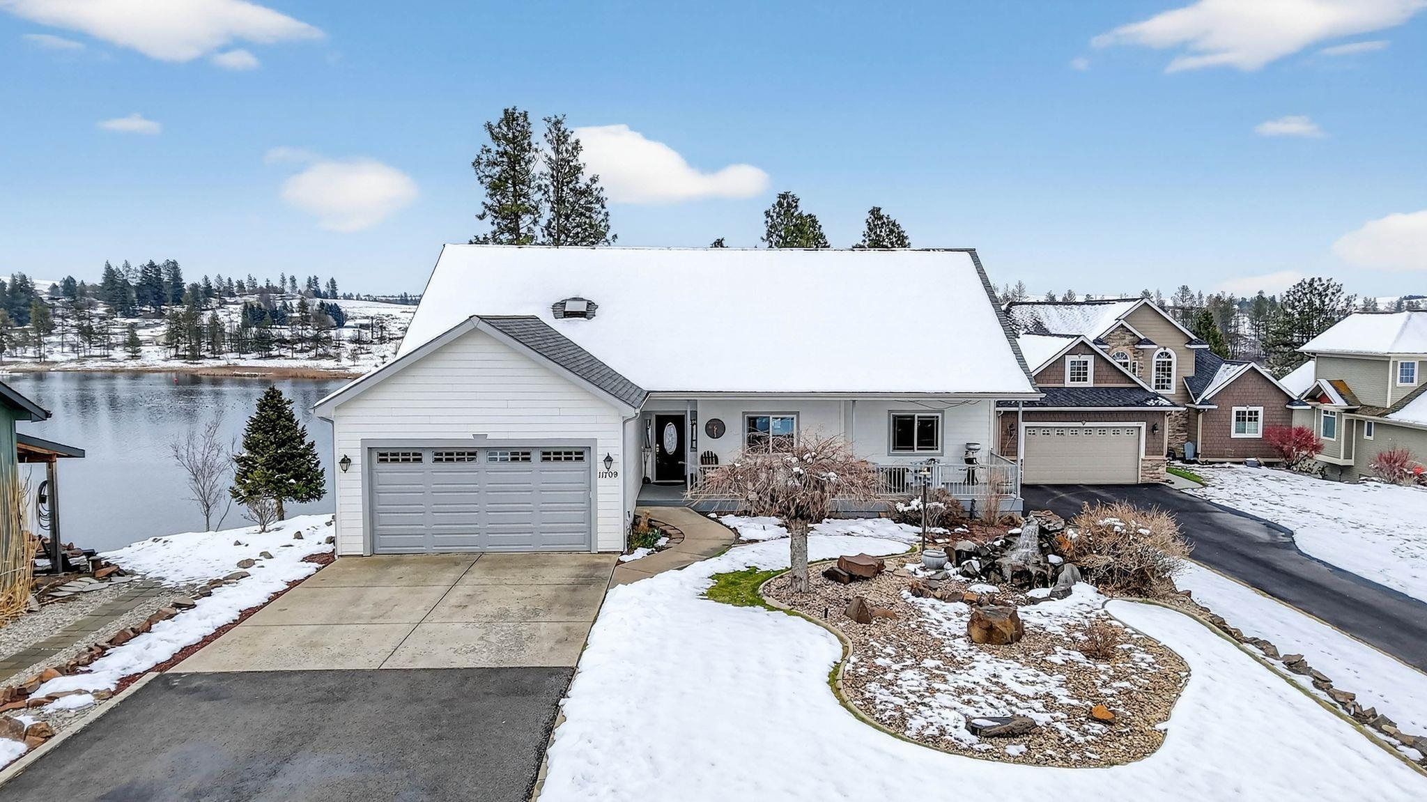 11709 S Greenfield Ln - Photo 1