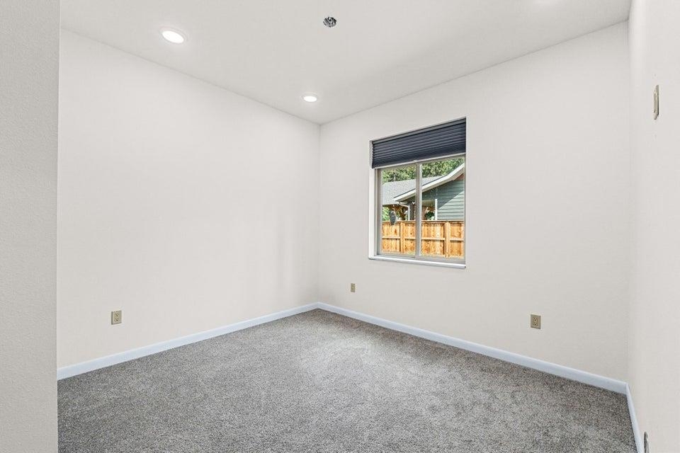 250 Hogans Way - Photo 11