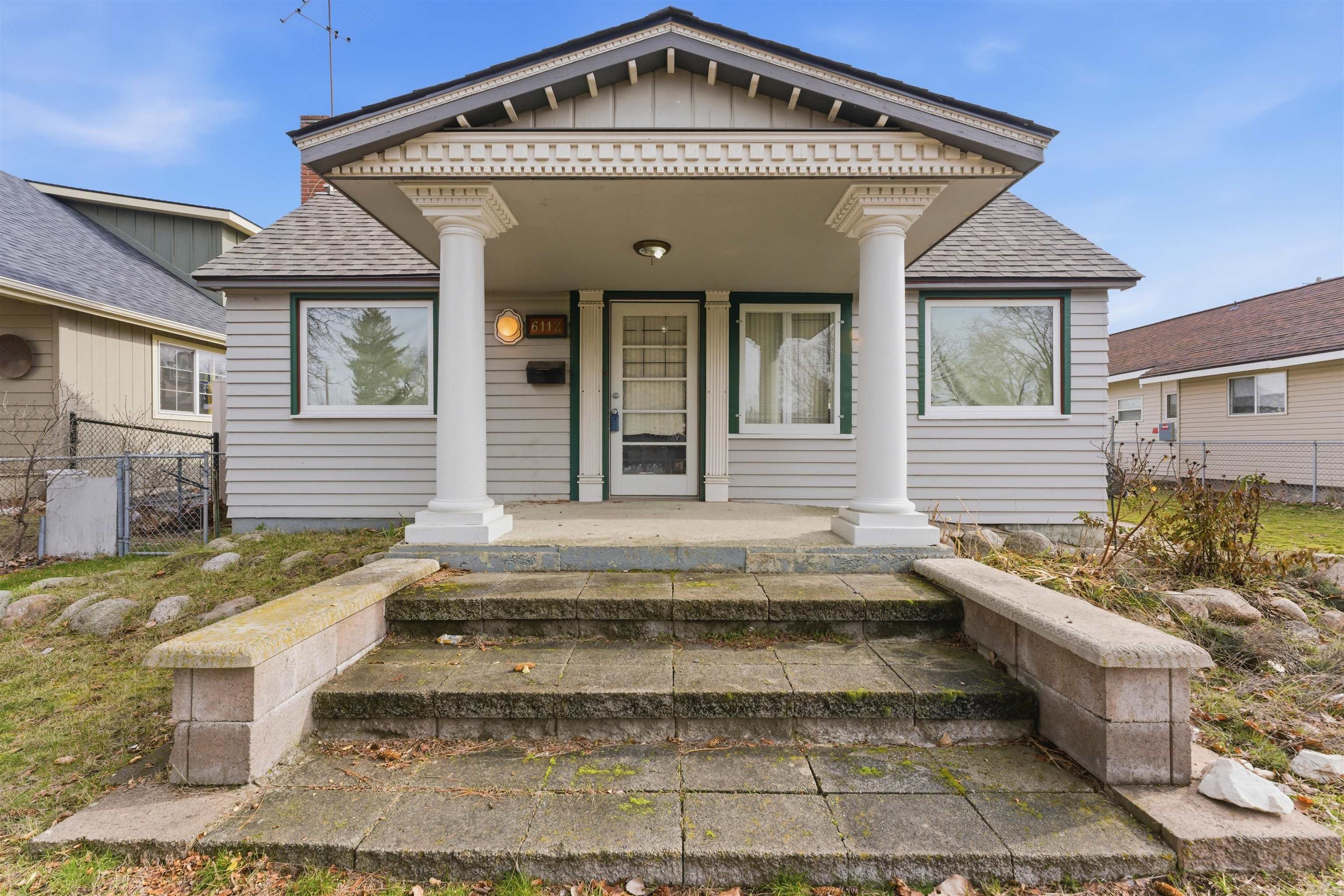 6112 N Howard St - Photo 1