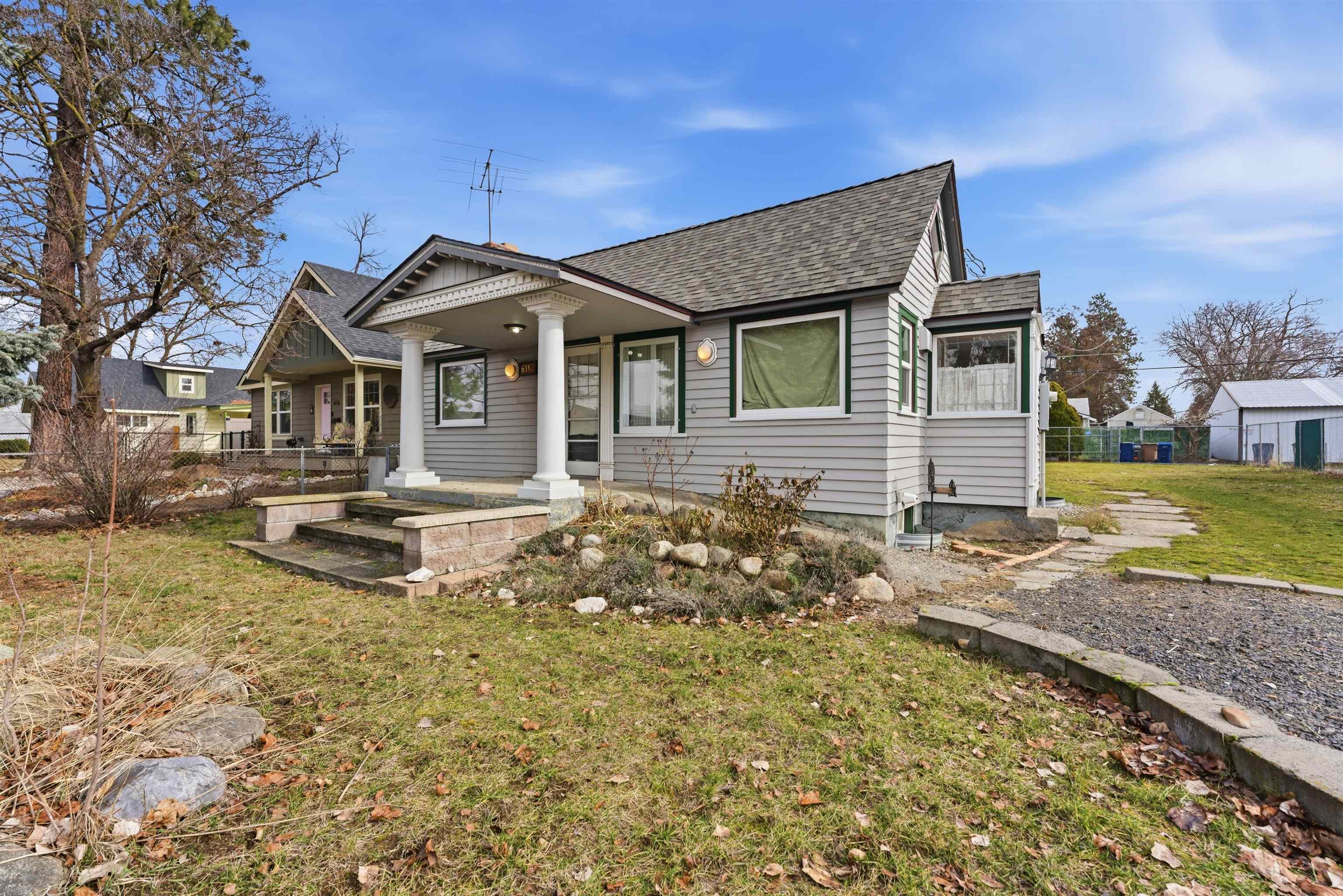 6112 N Howard St - Photo 2