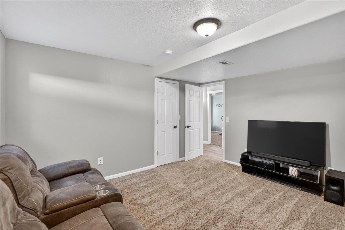 6802 S Conklin Rd - Photo 26