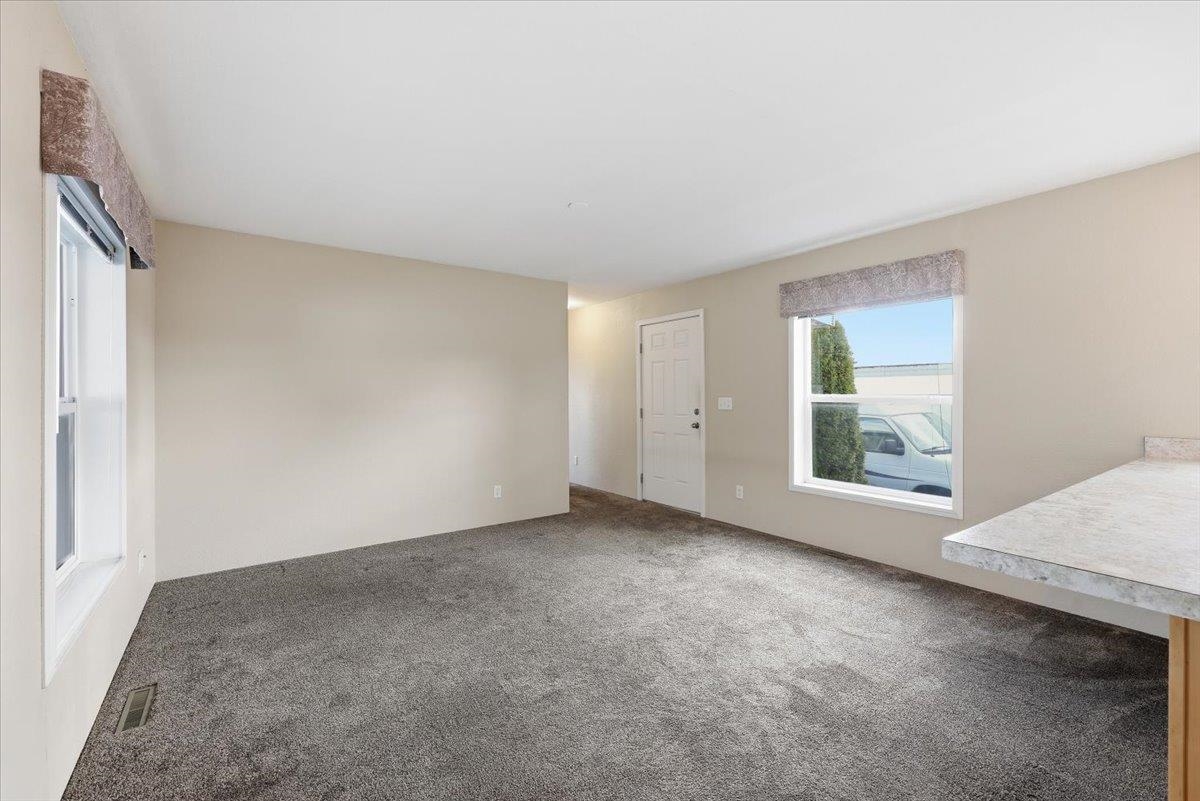 1205 E Lyons Ave - Photo 3