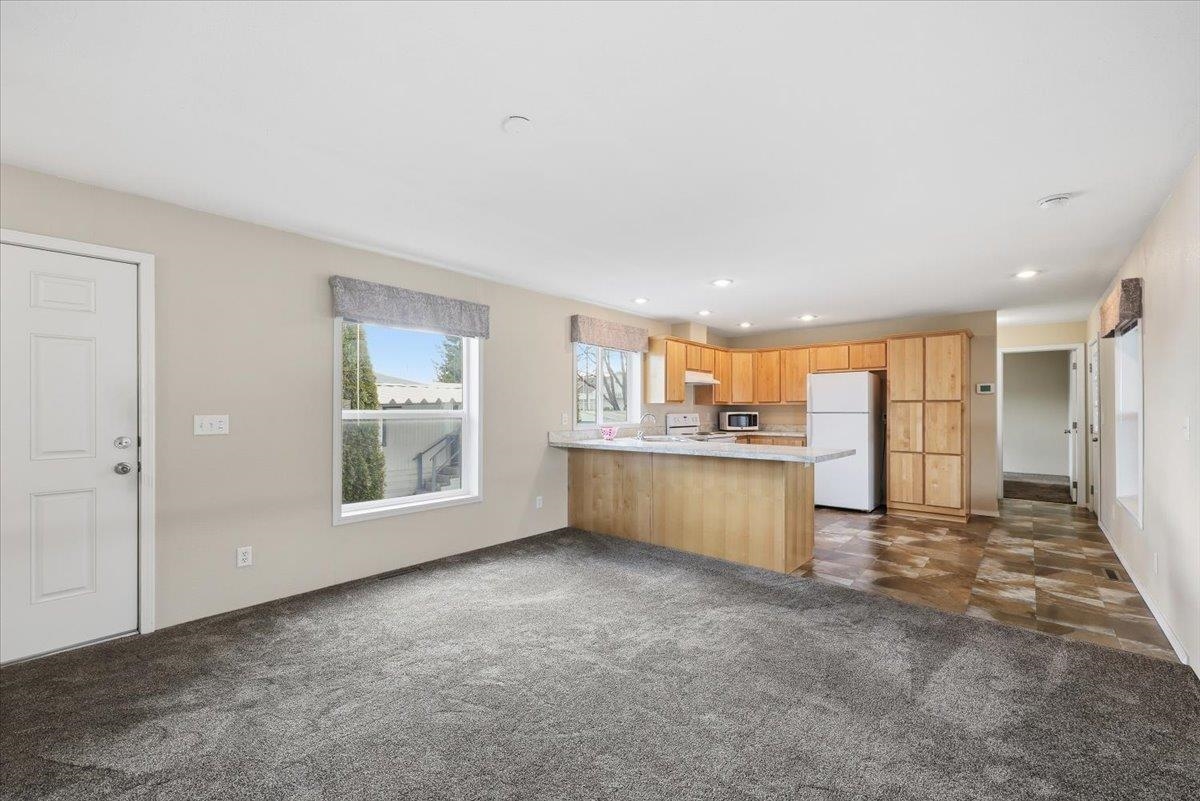 1205 E Lyons Ave - Photo 5