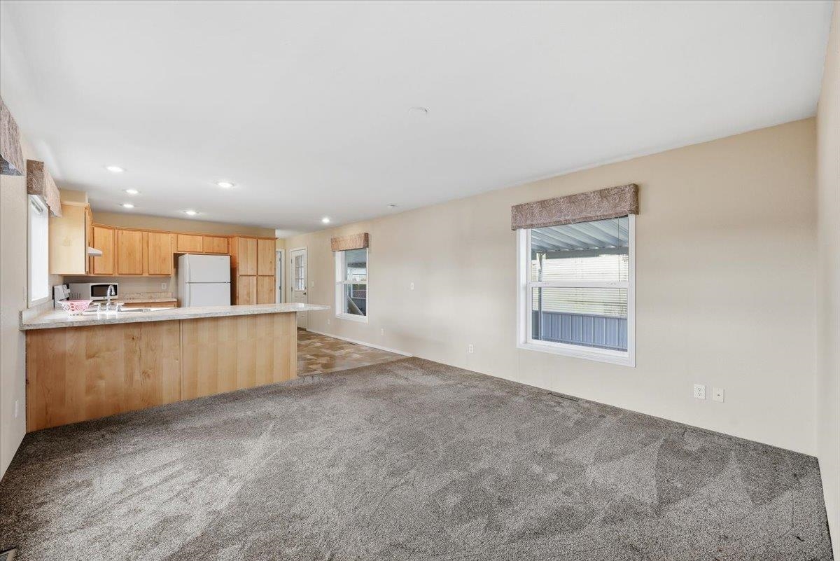 1205 E Lyons Ave - Photo 6