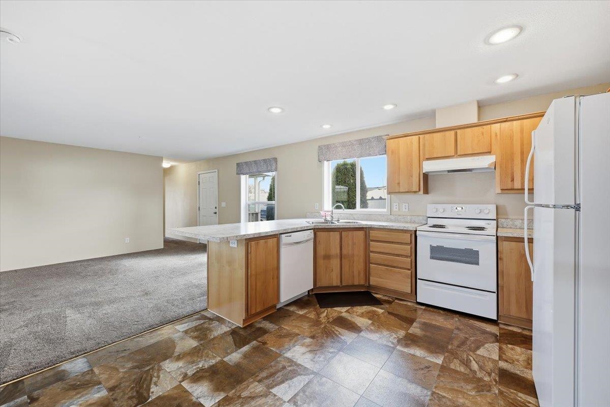 1205 E Lyons Ave - Photo 9
