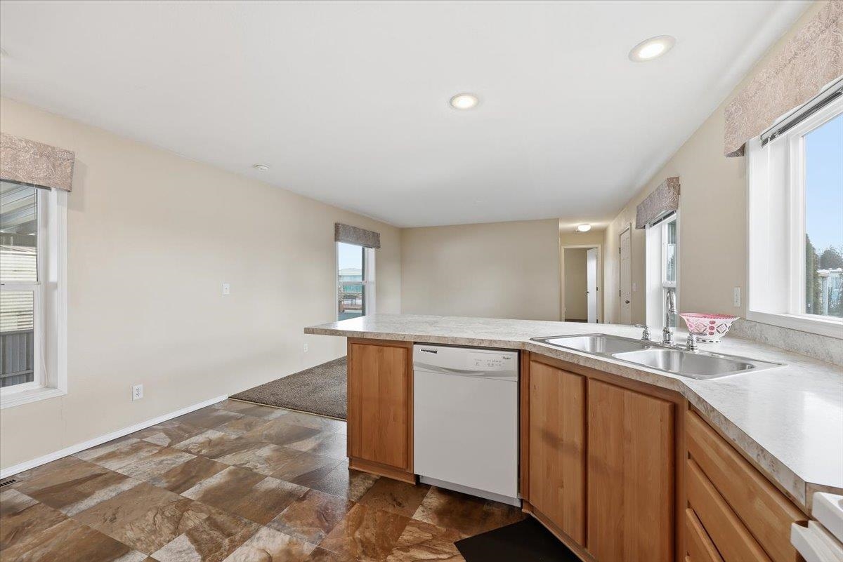 1205 E Lyons Ave - Photo 10