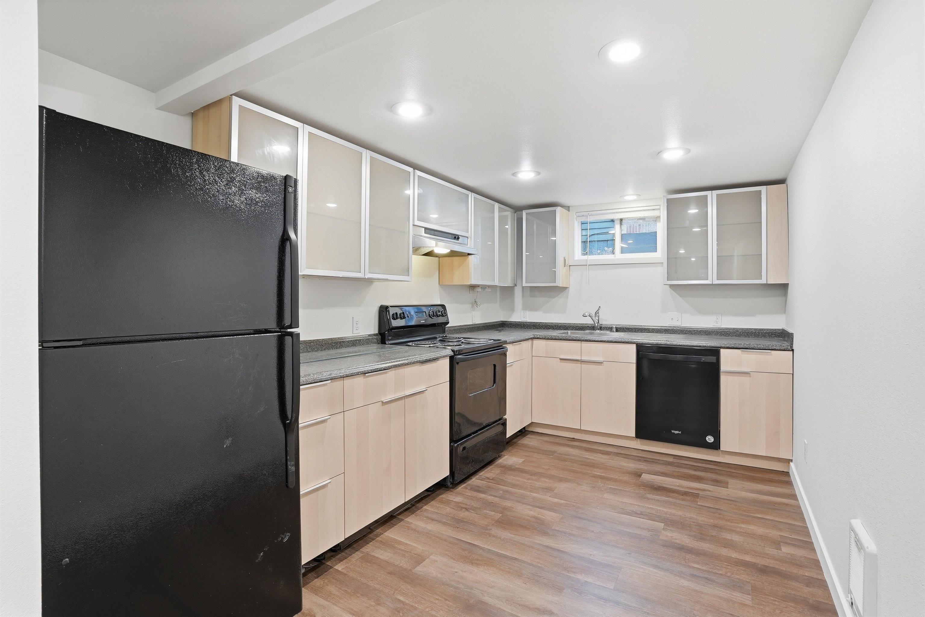 1017 E 29th Ave - Photo 23