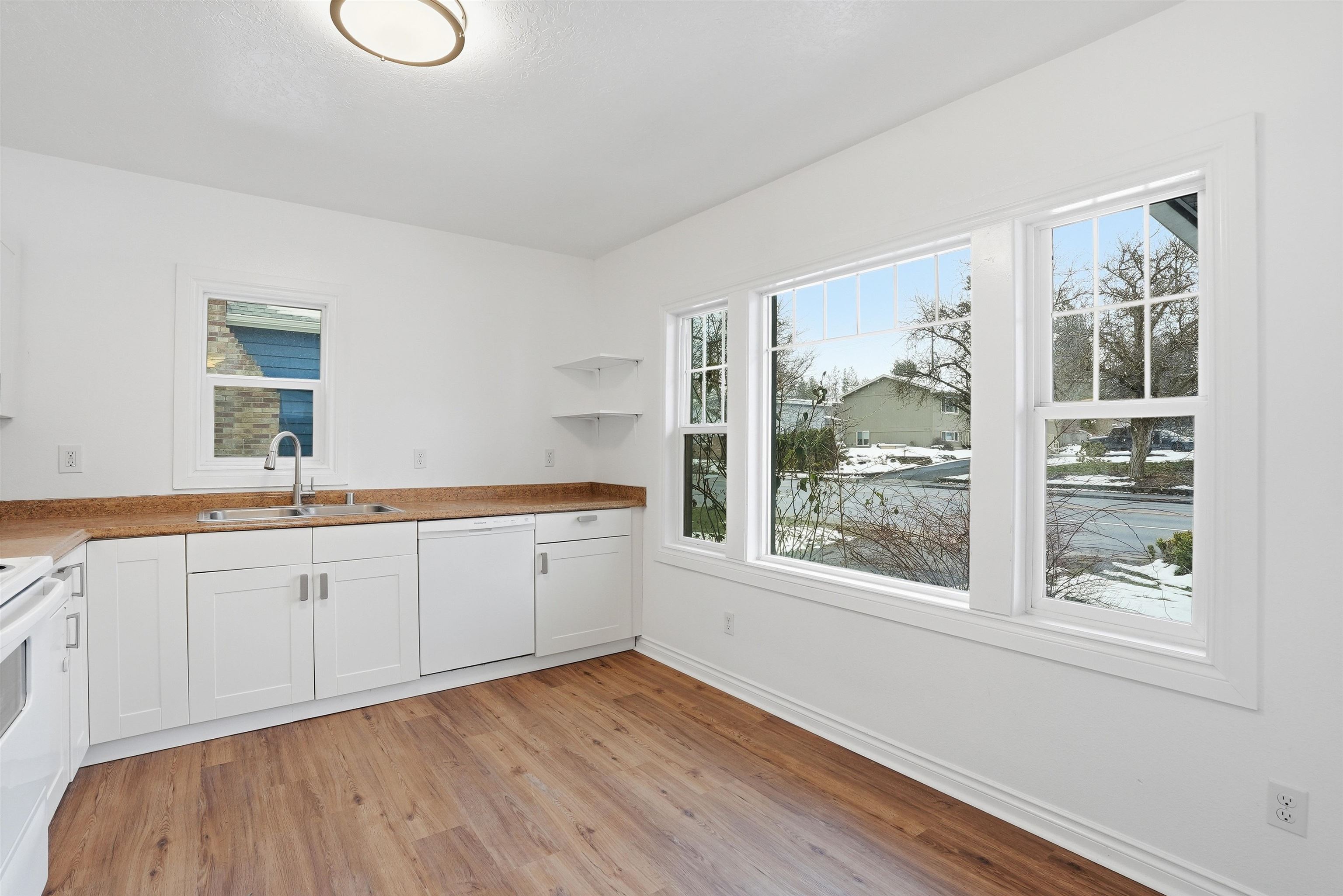 1017 E 29th Ave - Photo 8