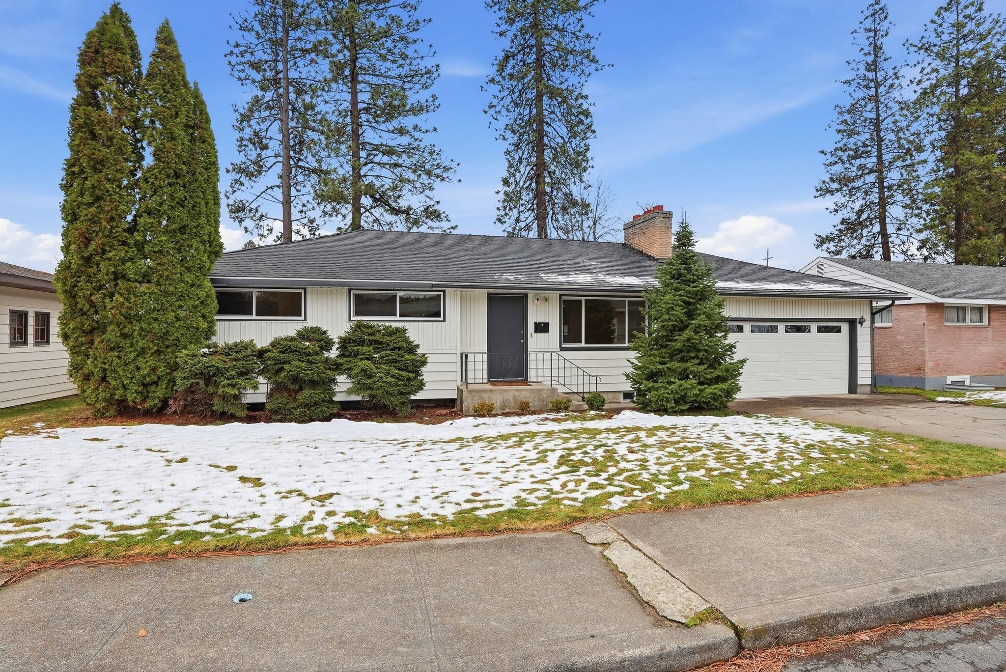 2917 ROSEWOOD Ave - Photo 2