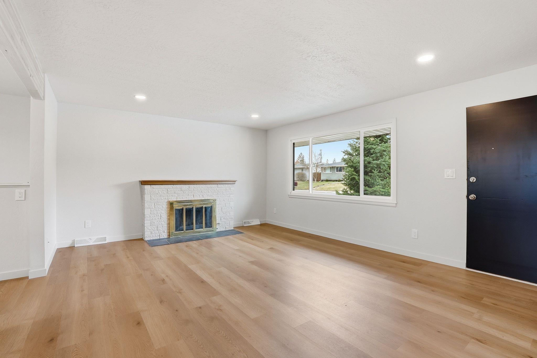 2917 ROSEWOOD Ave - Photo 4