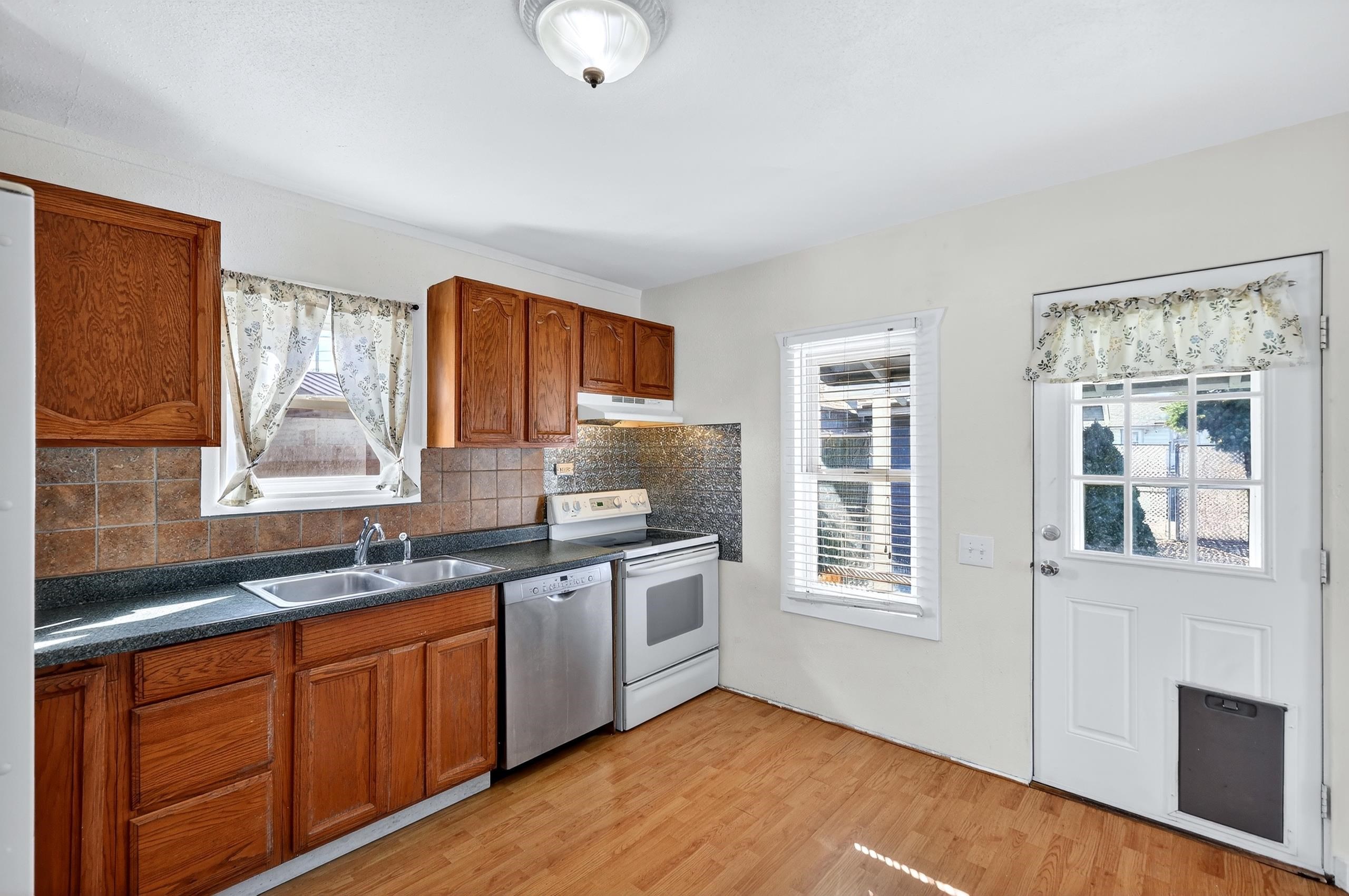1818 E Bismark Ave - Photo 18
