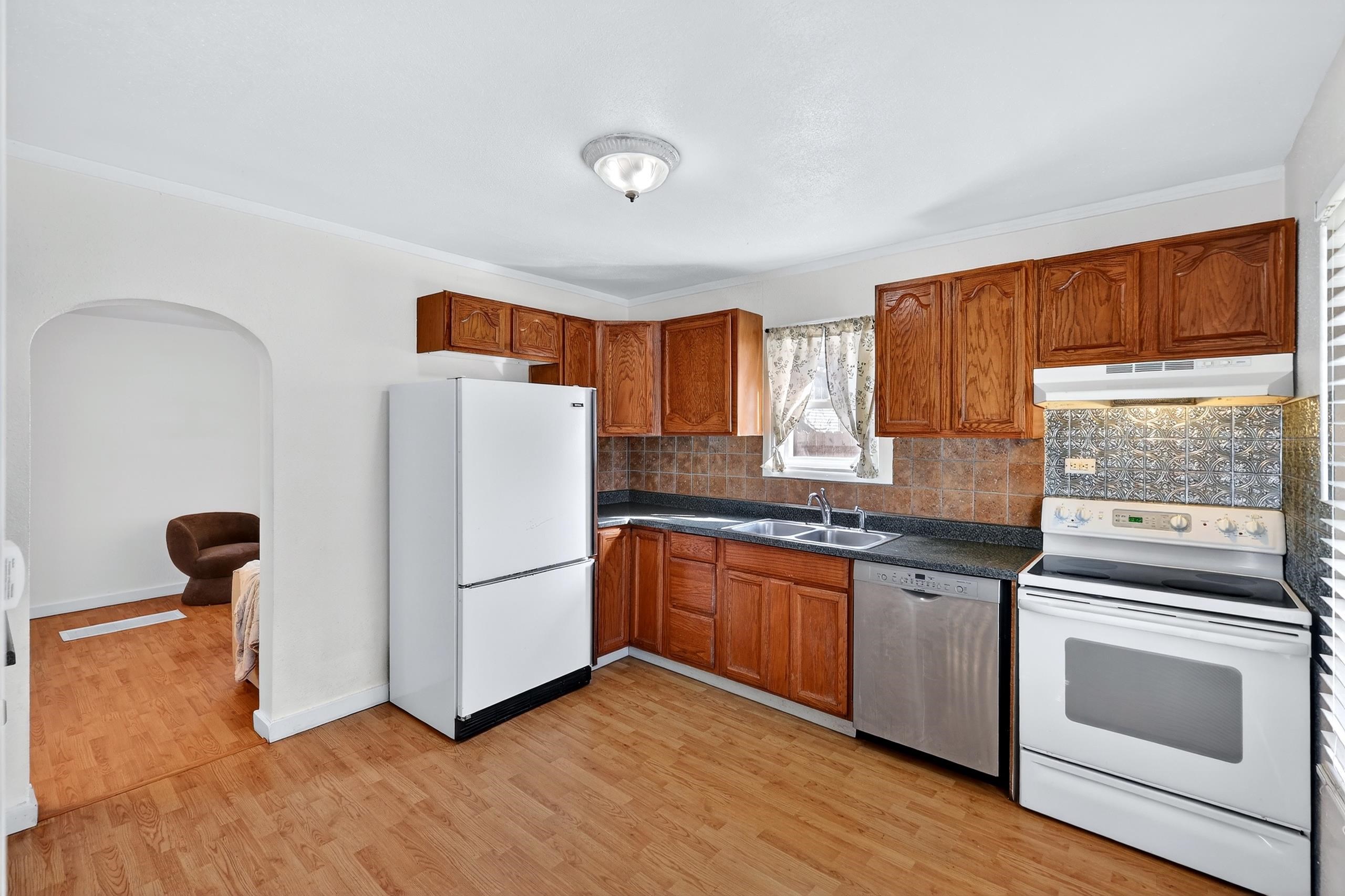 1818 E Bismark Ave - Photo 4
