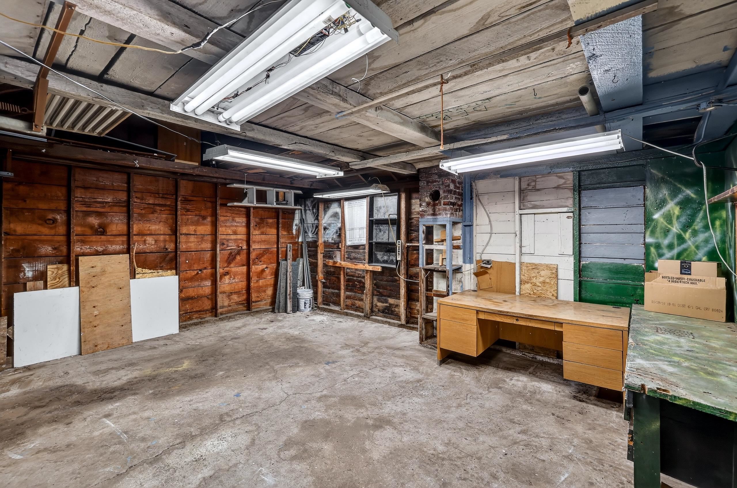 1818 E Bismark Ave - Photo 37