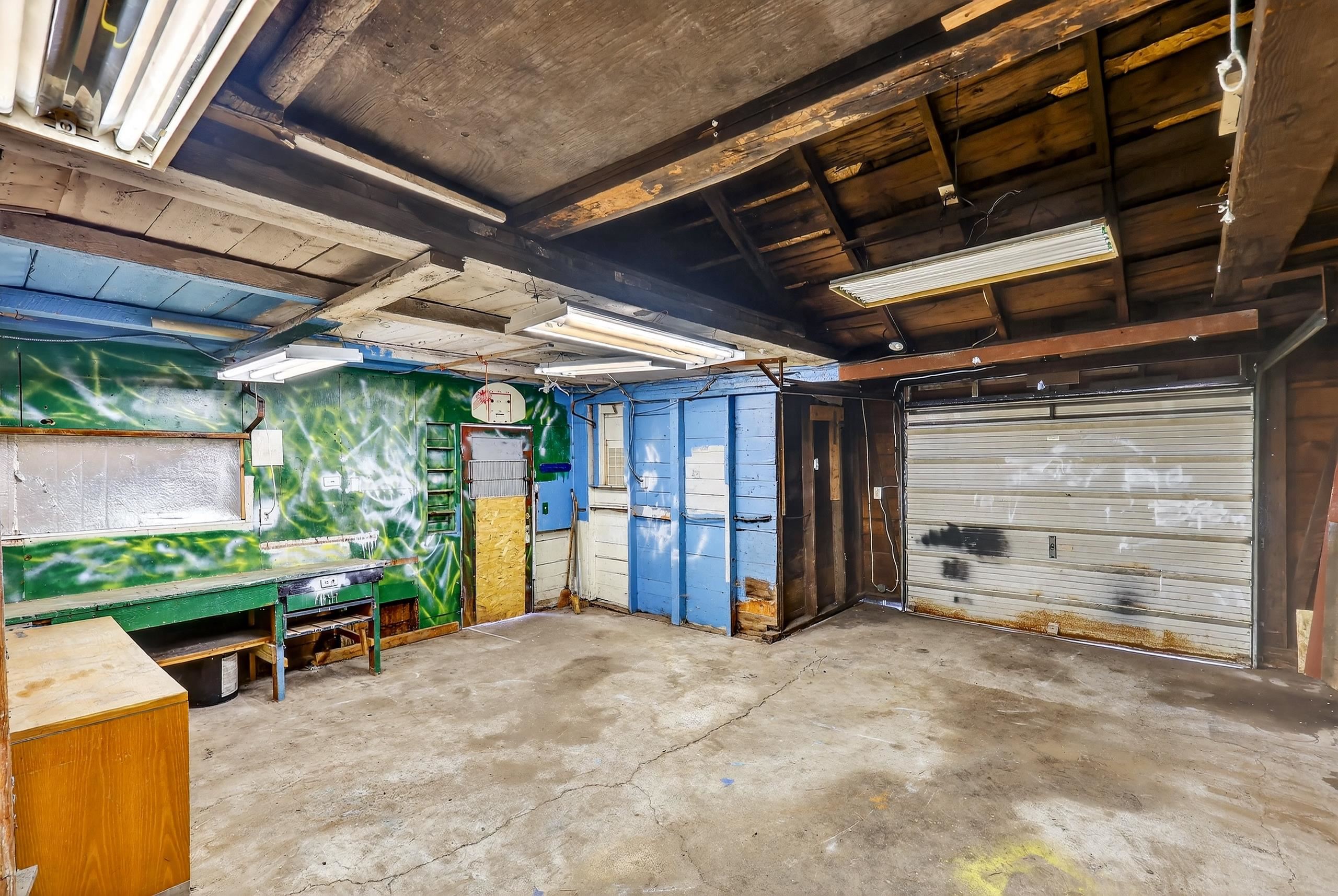 1818 E Bismark Ave - Photo 39