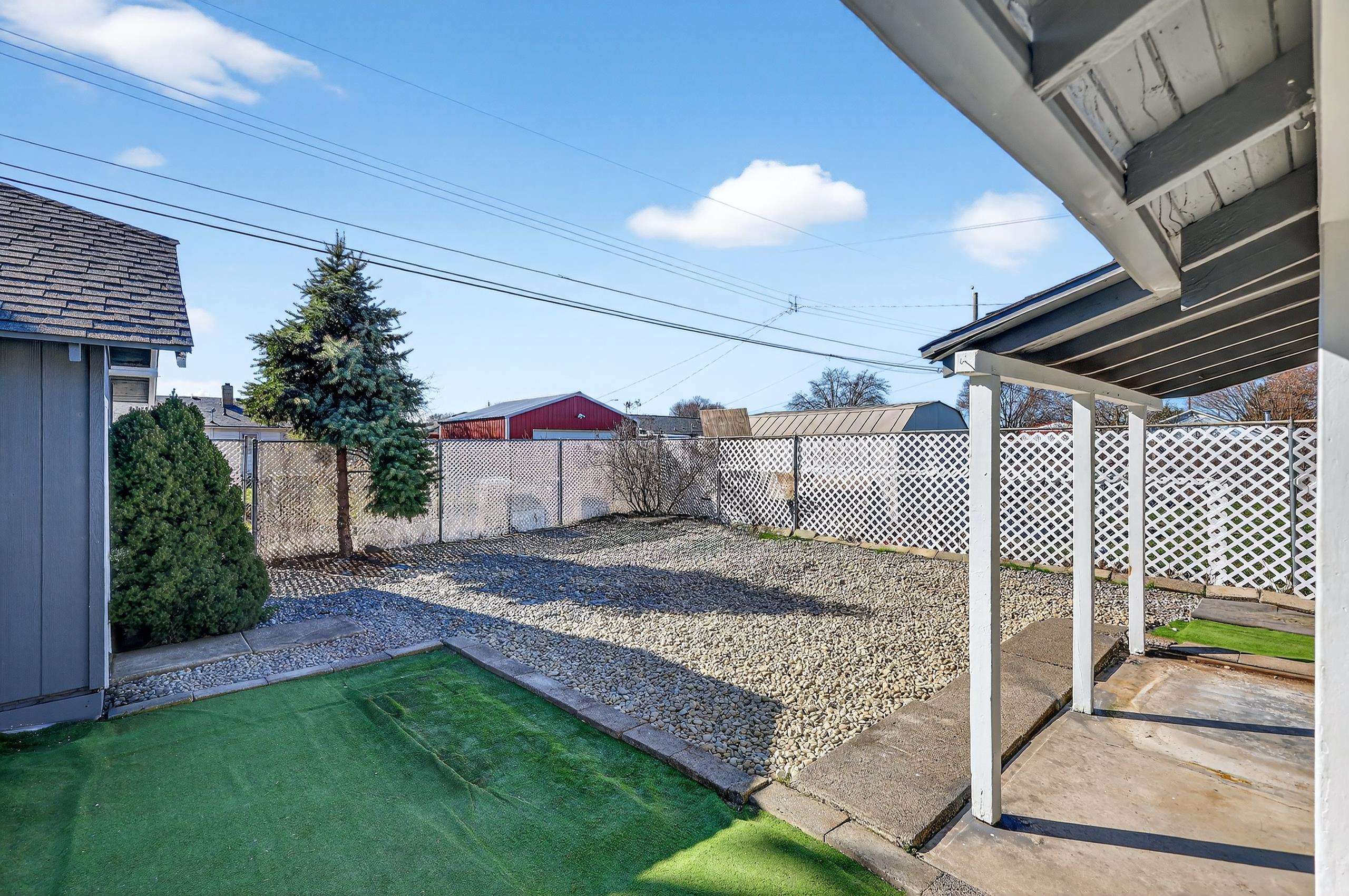 1818 E Bismark Ave - Photo 40