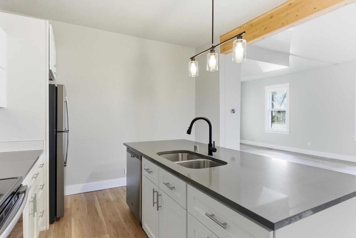613 E 9th Ave - Photo 11