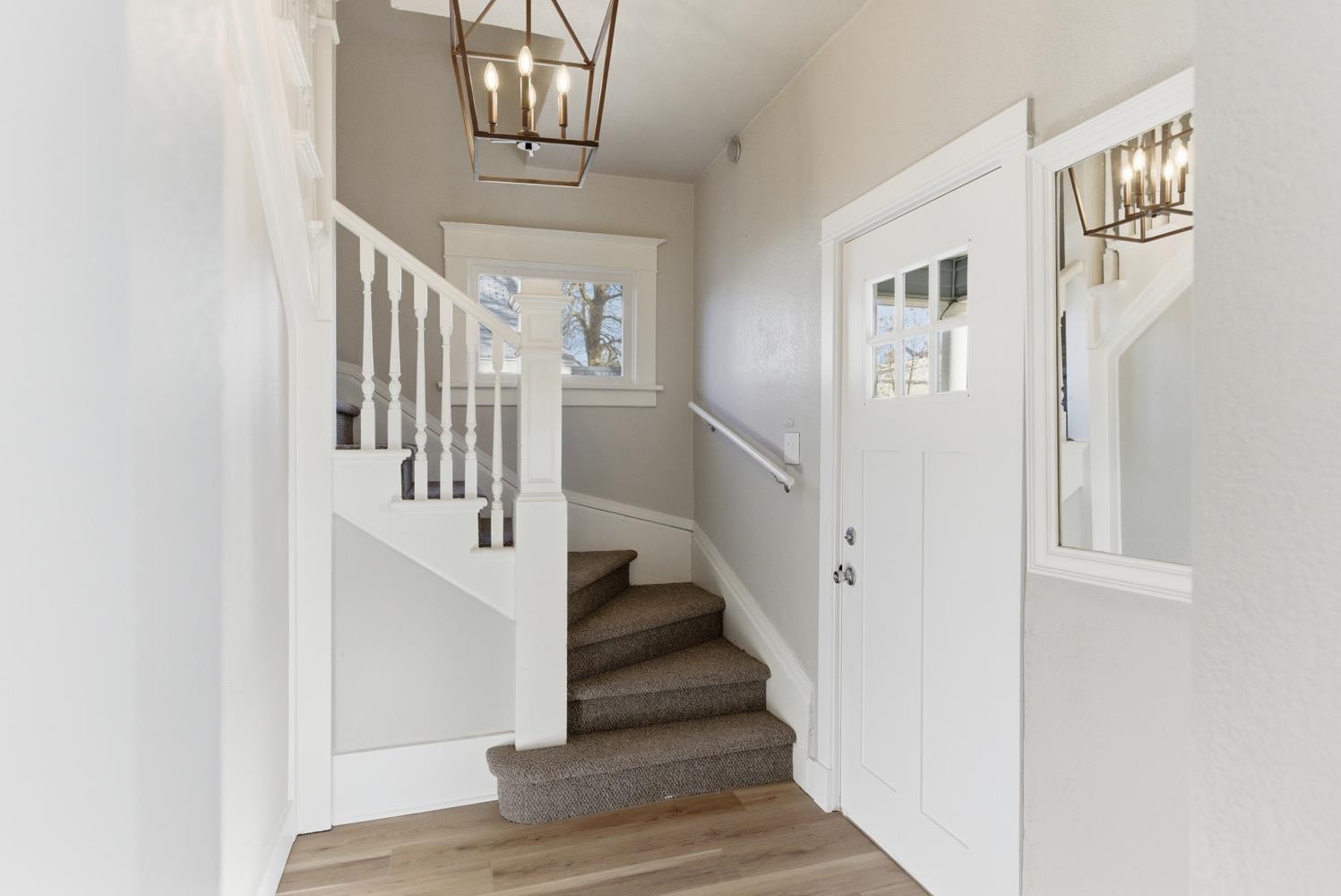 613 E 9th Ave - Photo 4