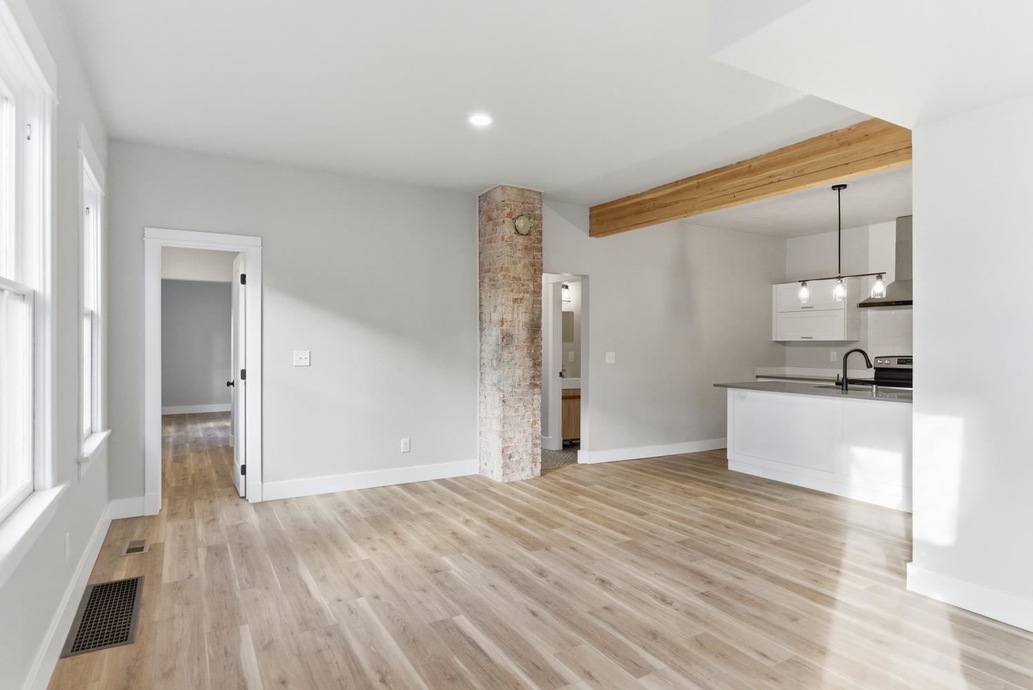 613 E 9th Ave - Photo 6