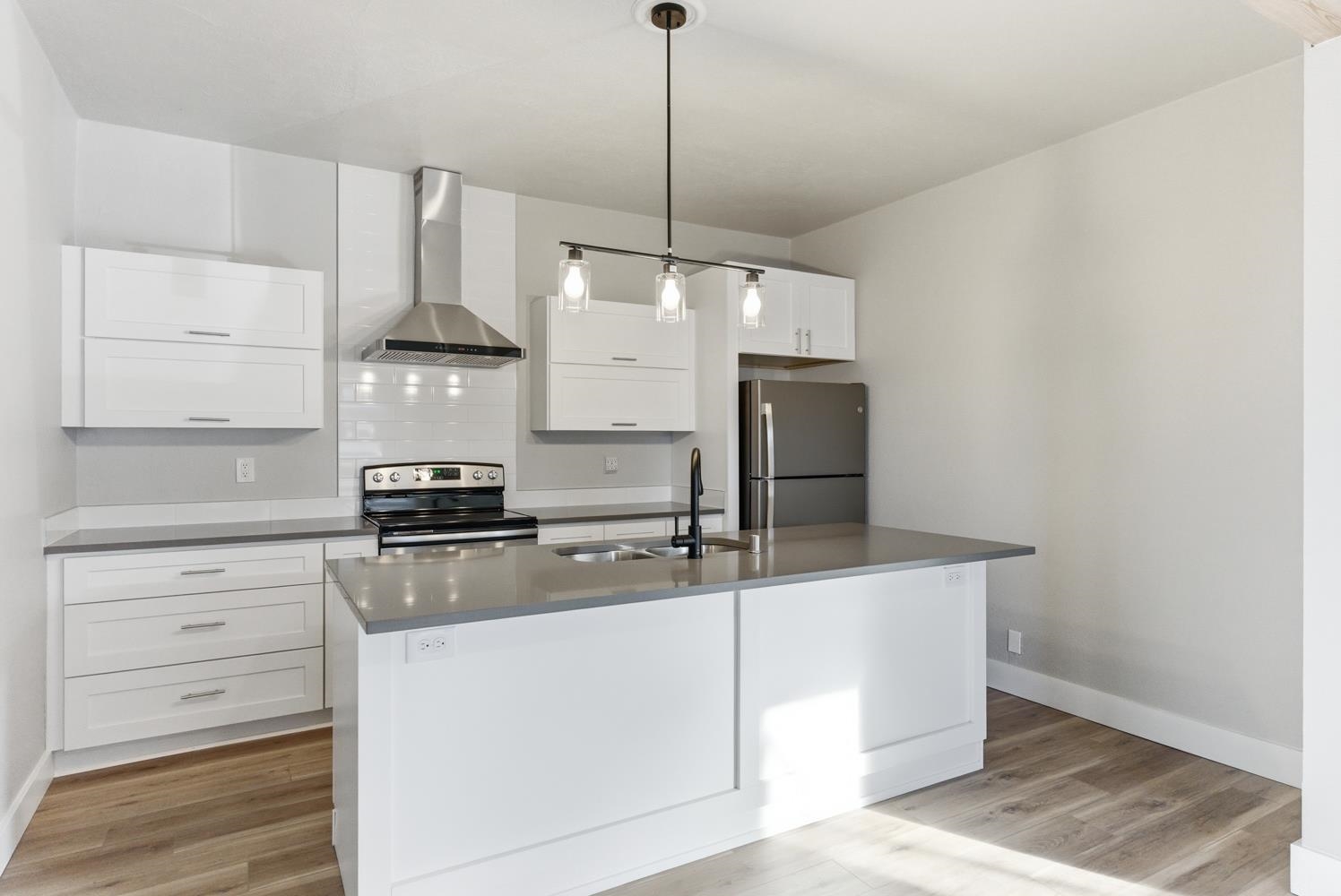 613 E 9th Ave - Photo 7