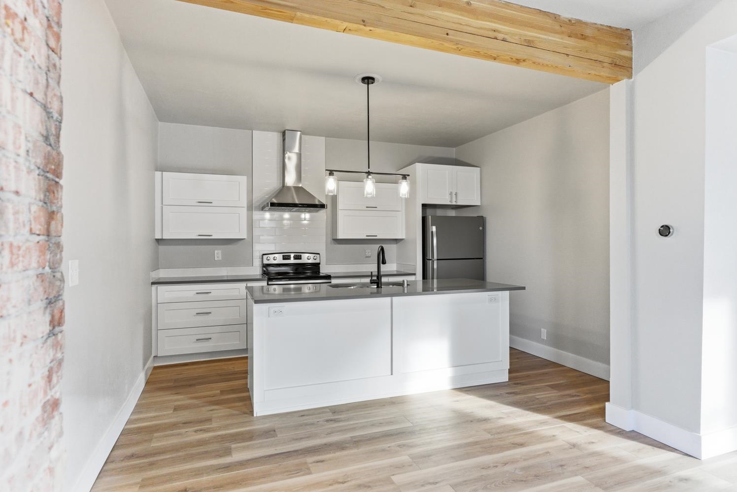 613 E 9th Ave - Photo 8