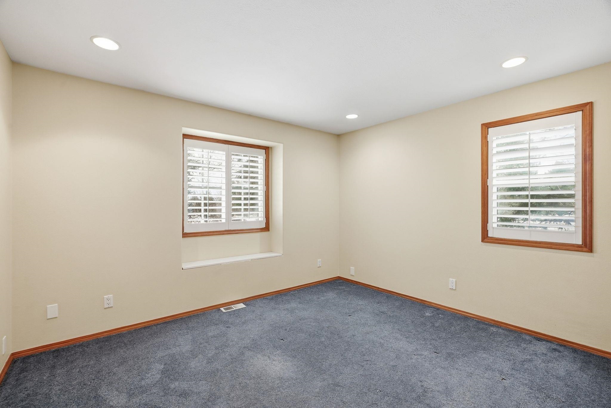 32115 N Spotted Rd - Photo 17