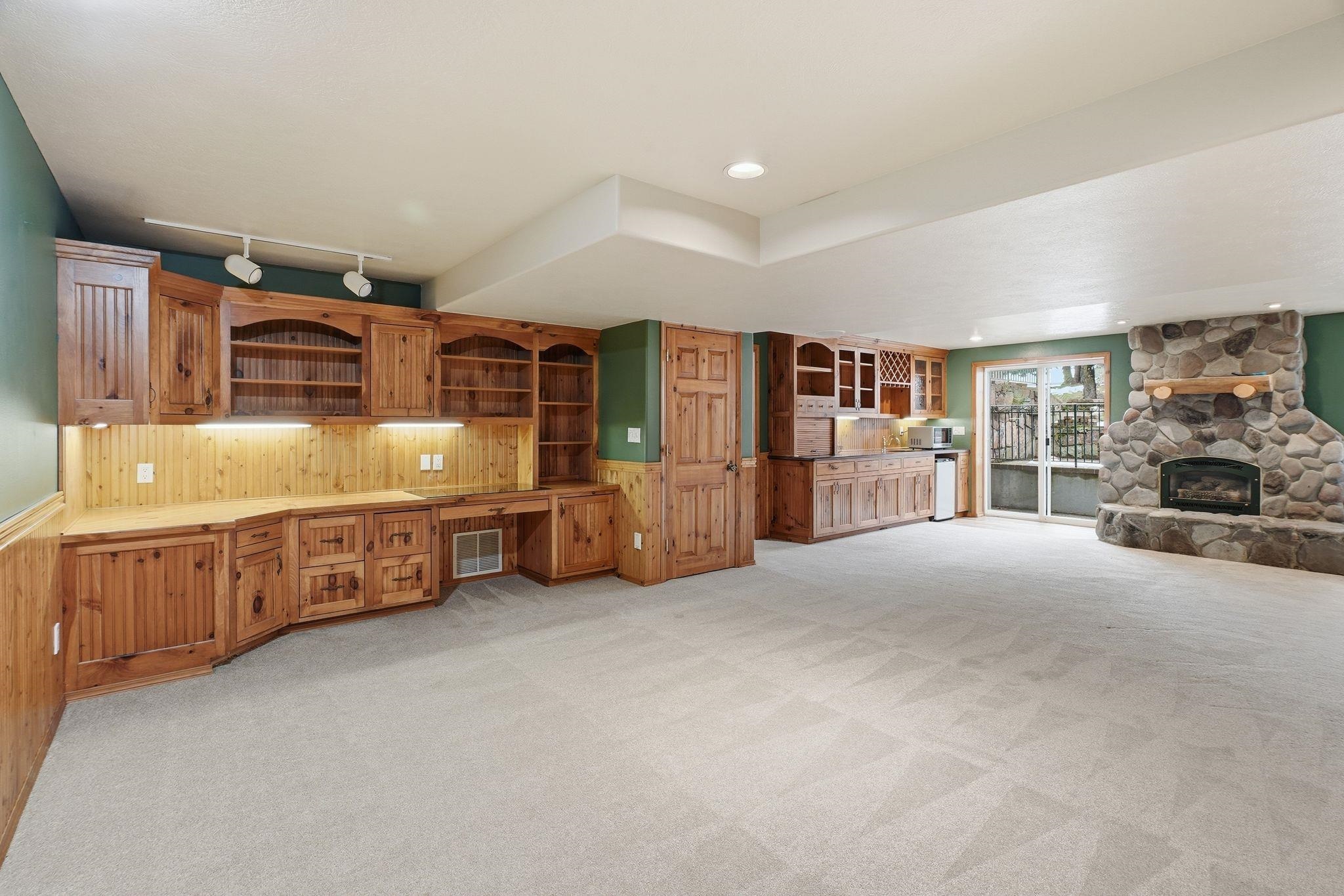 32115 N Spotted Rd - Photo 18