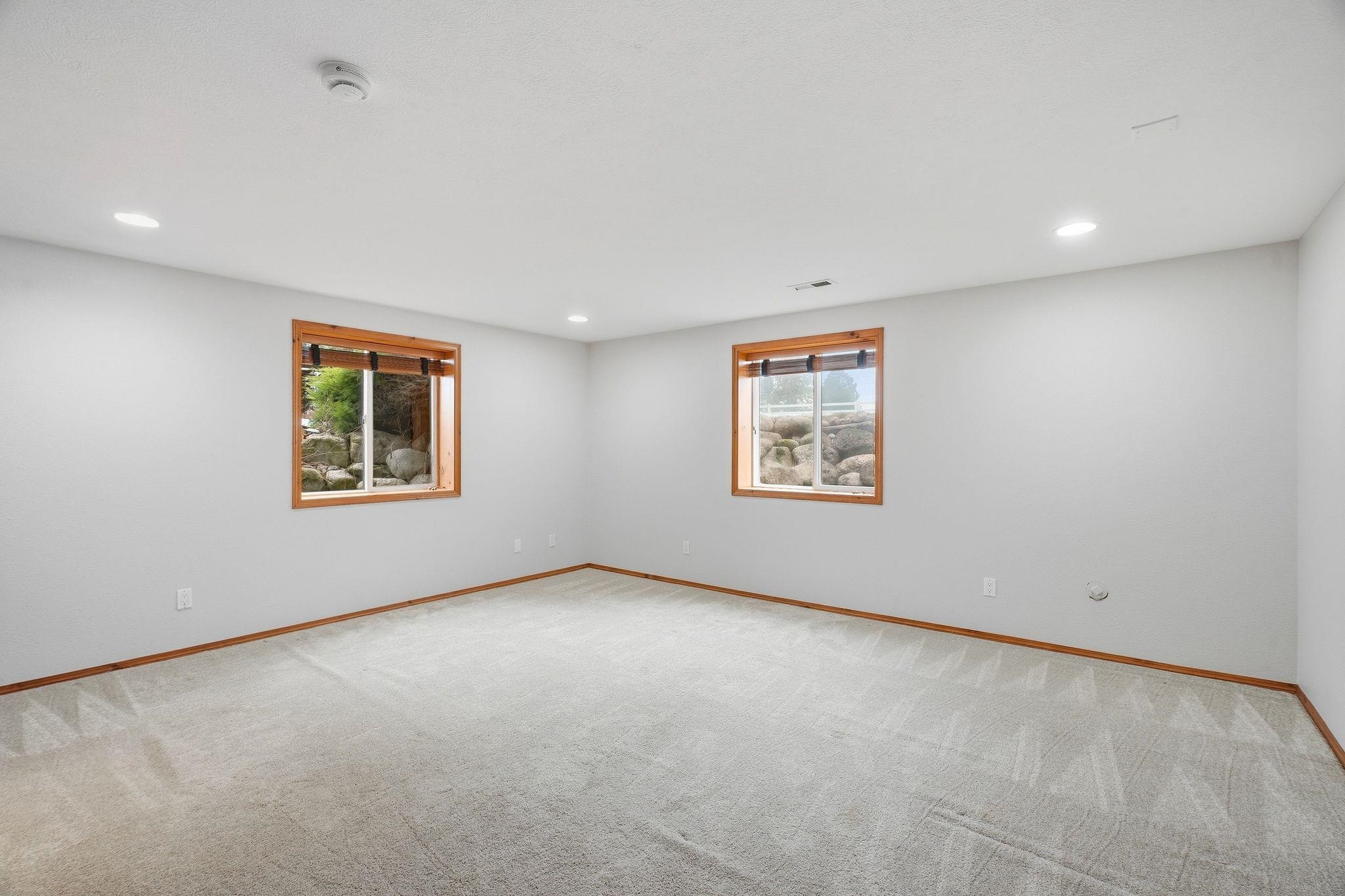 32115 N Spotted Rd - Photo 20