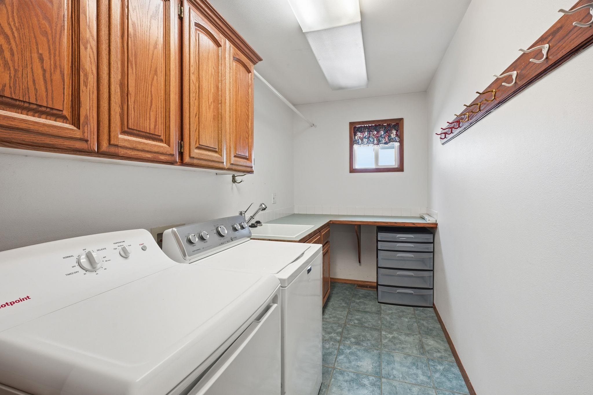 32115 N Spotted Rd - Photo 24