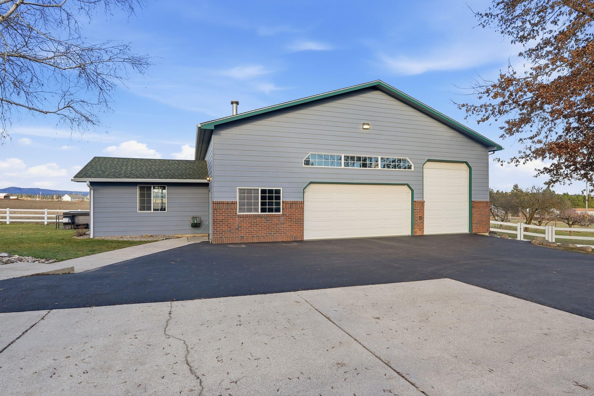 32115 N Spotted Rd - Photo 38