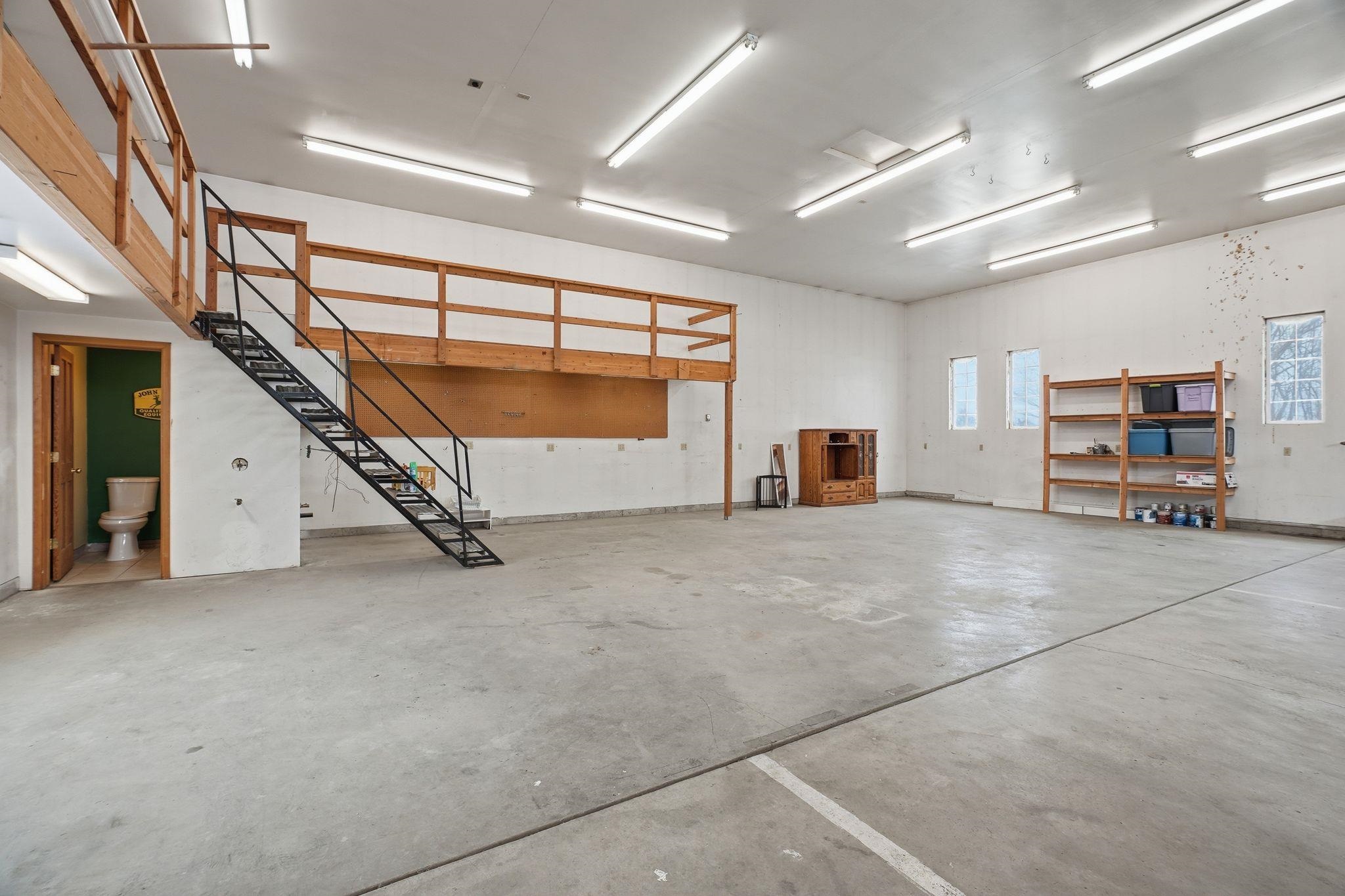 32115 N Spotted Rd - Photo 41