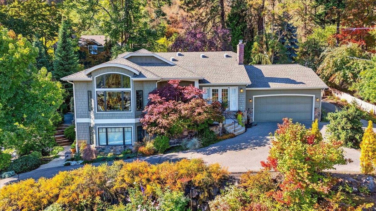 9115 N Mountain View Ln - Photo 1