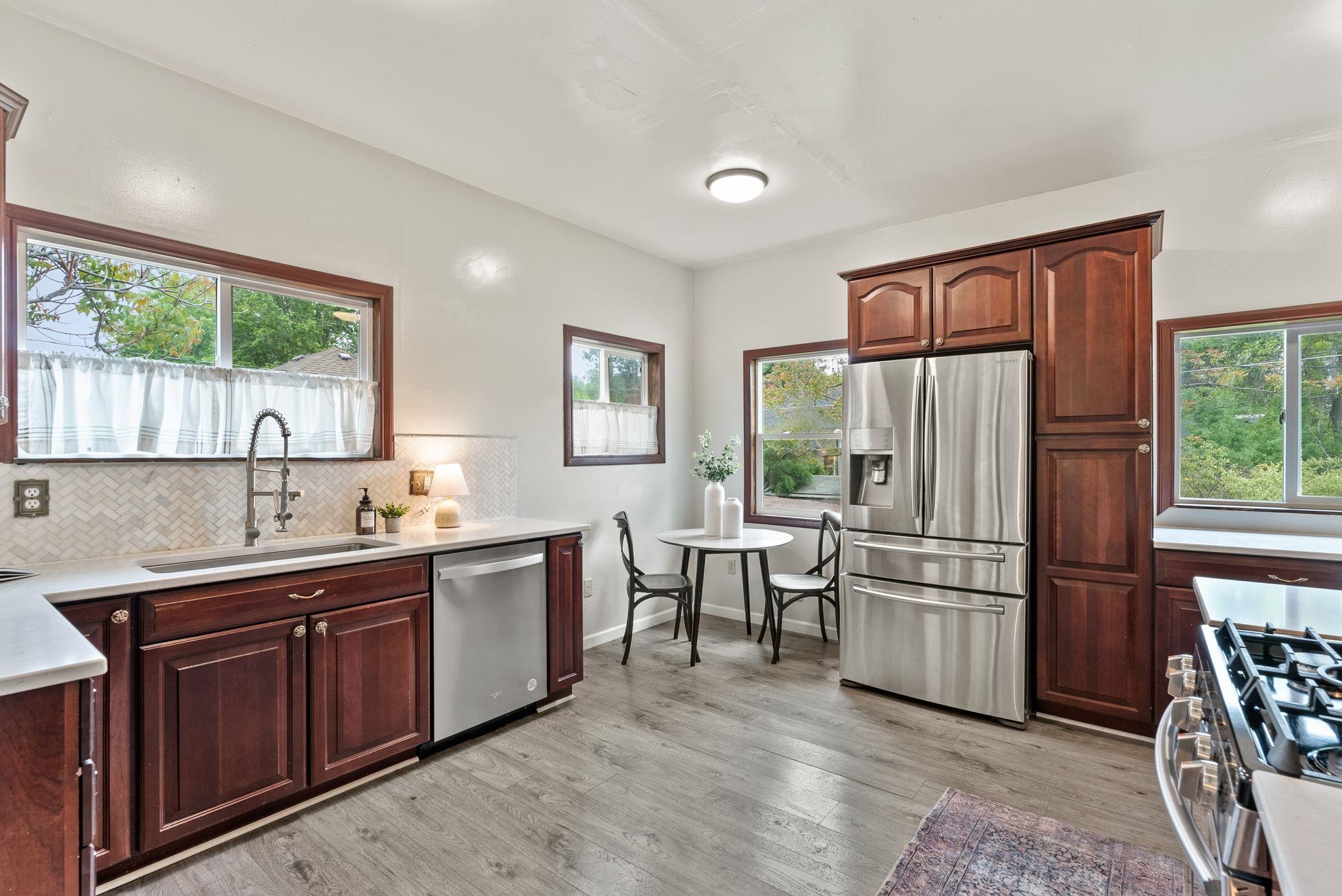 1116 E Newark Ave - Photo 6