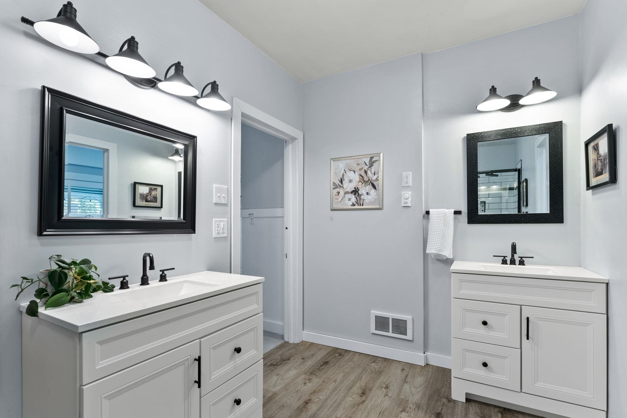 1116 E Newark Ave - Photo 8