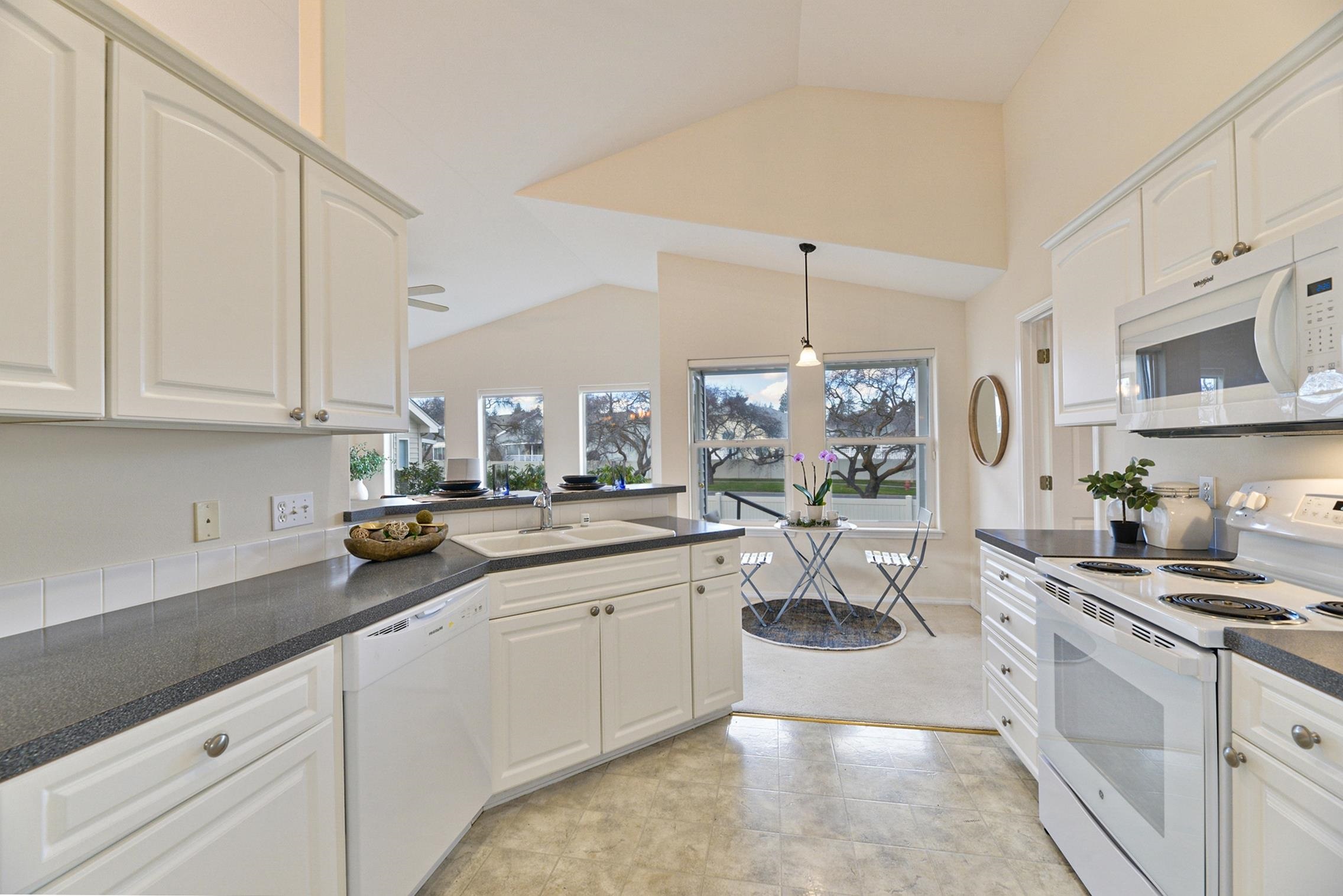 3908 S Greystone Ln - Photo 8