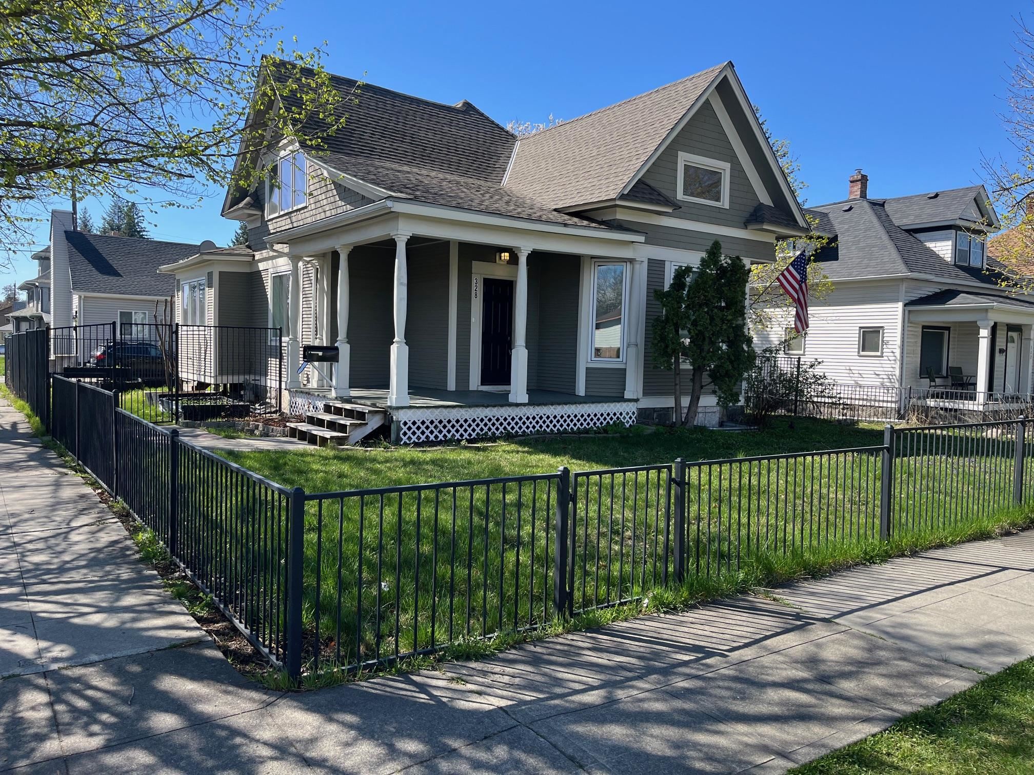 328 E Indiana Ave - Photo 1