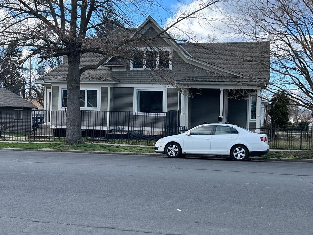 328 E Indiana Ave - Photo 4
