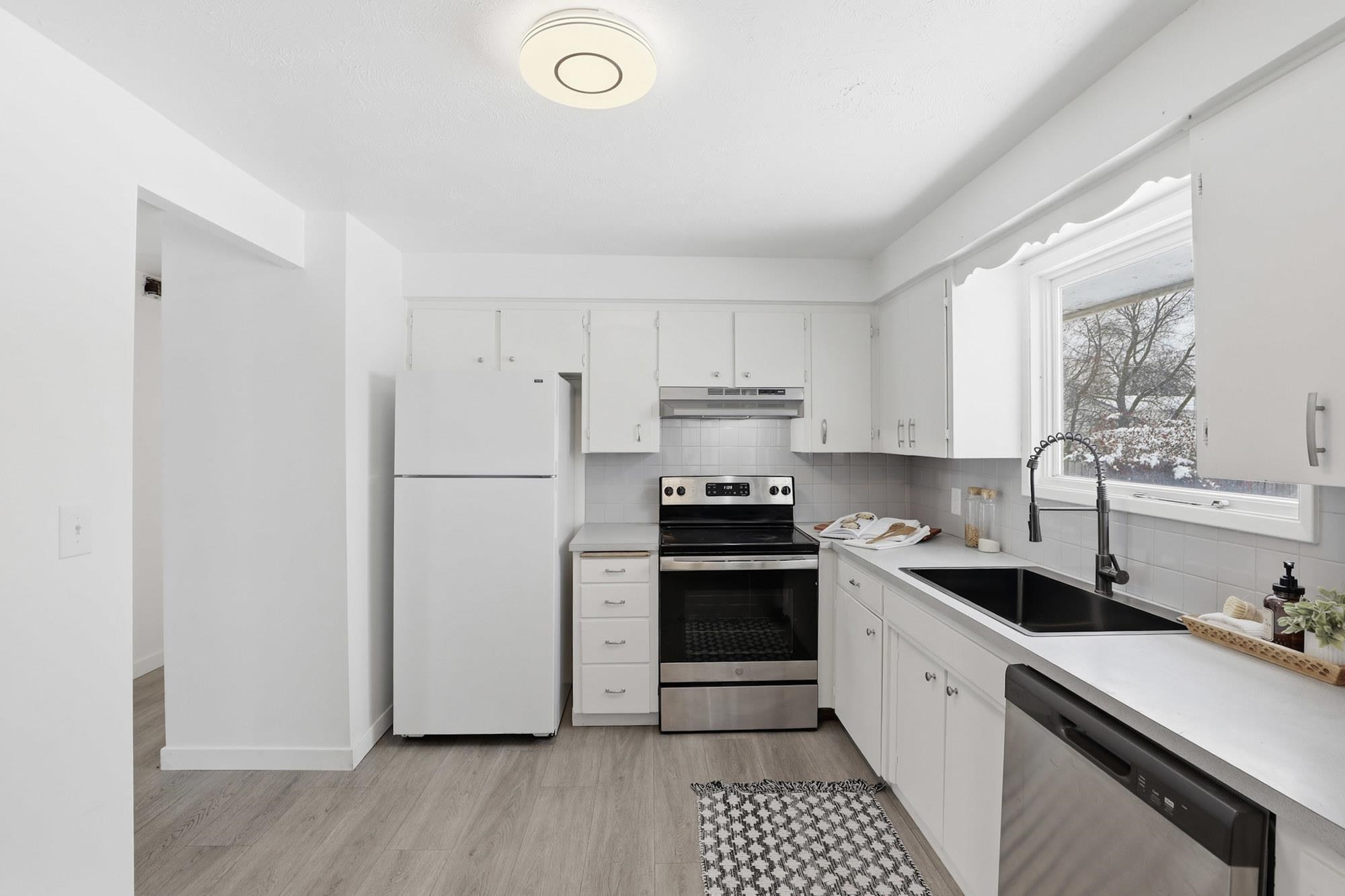 14006 E Mallon Ave - Photo 10