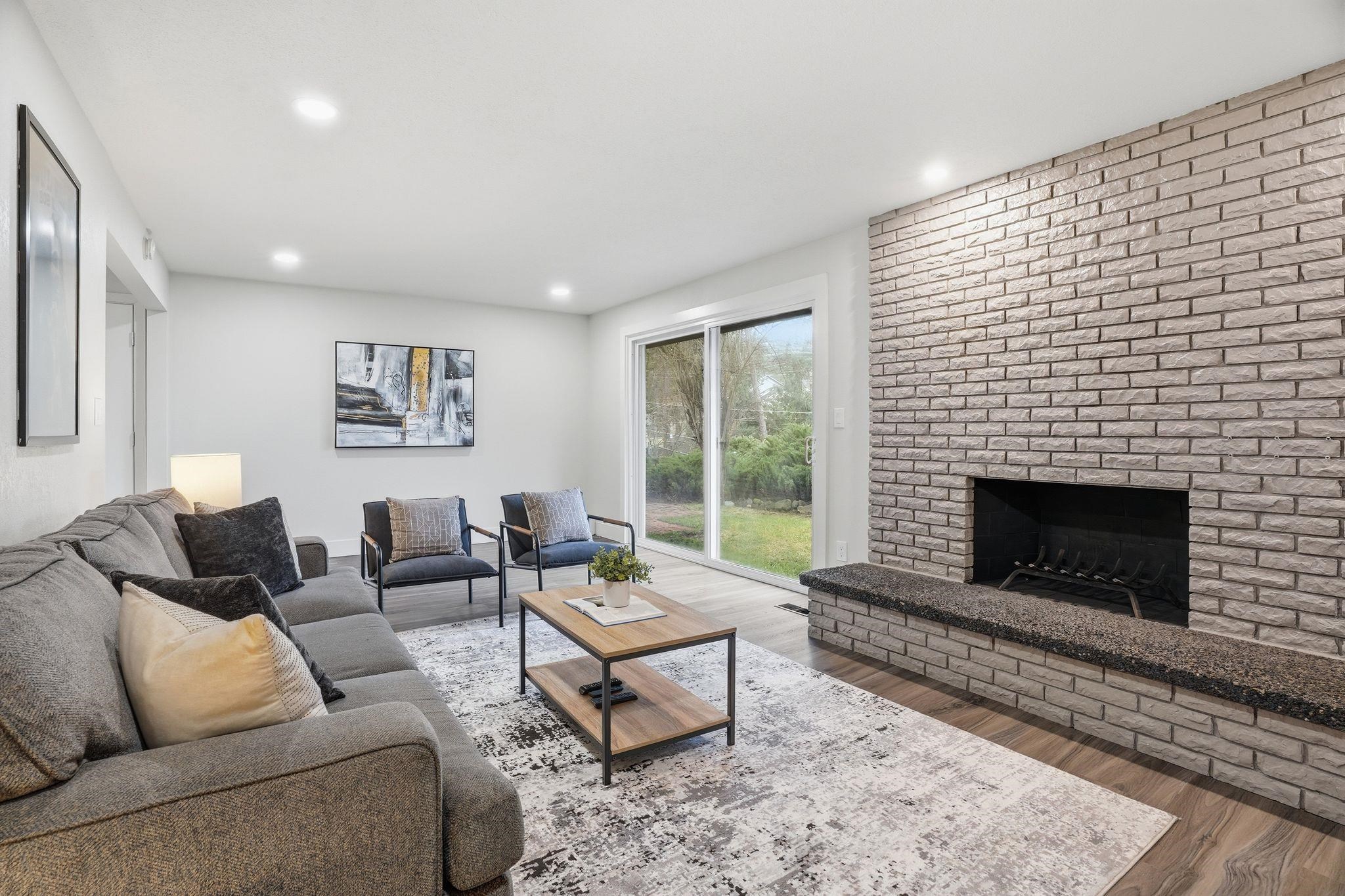 11315 N Madison St - Photo 4