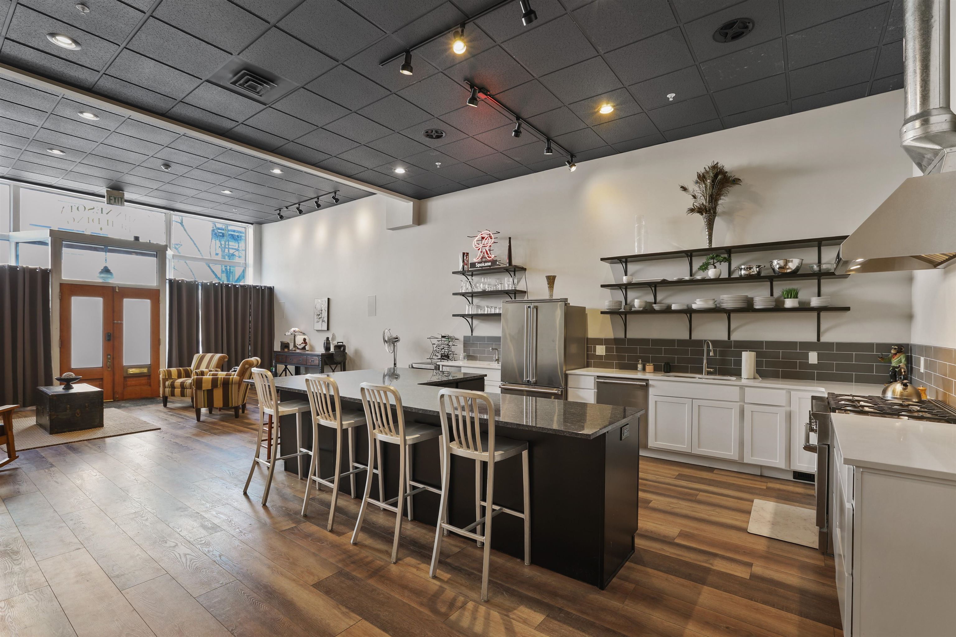 423 W 1st Ave - Photo 4