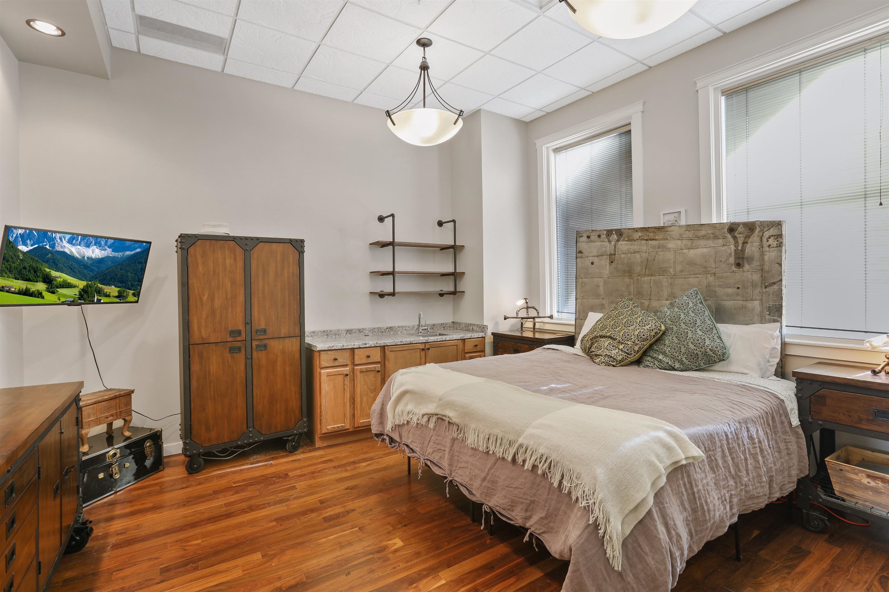 423 W 1st Ave - Photo 6