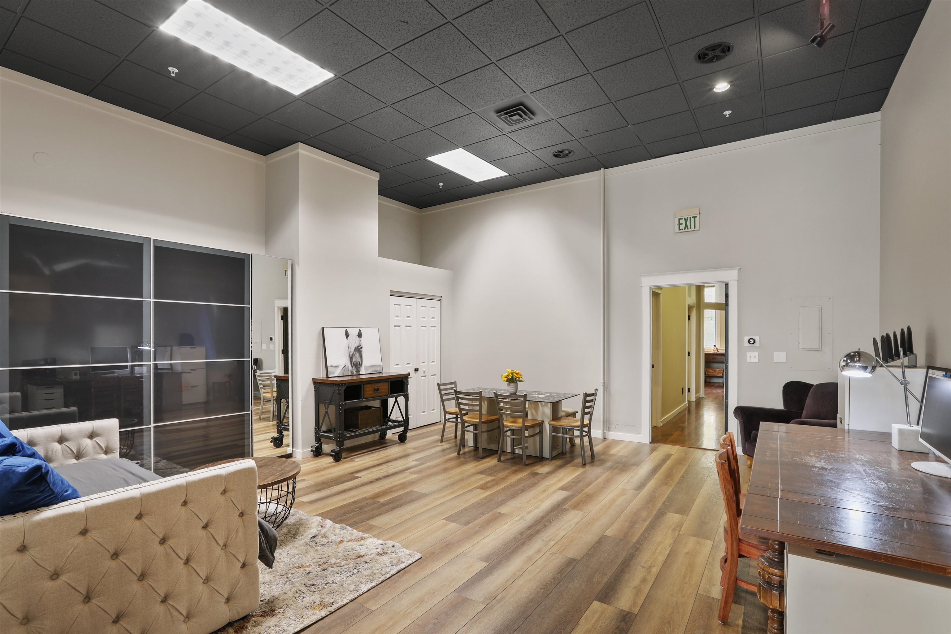 423 W 1st Ave - Photo 8