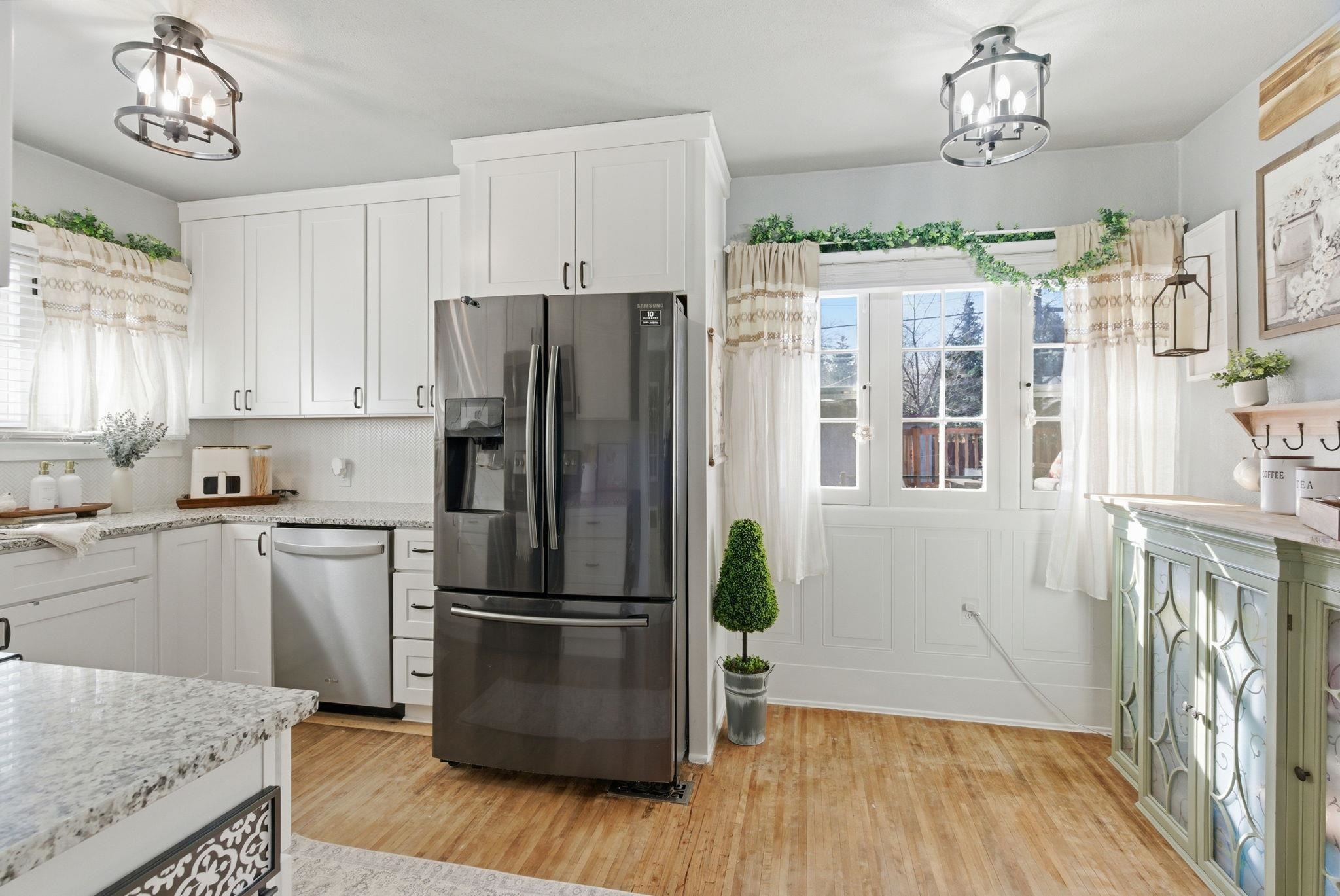 49 W 29th Ave - Photo 14