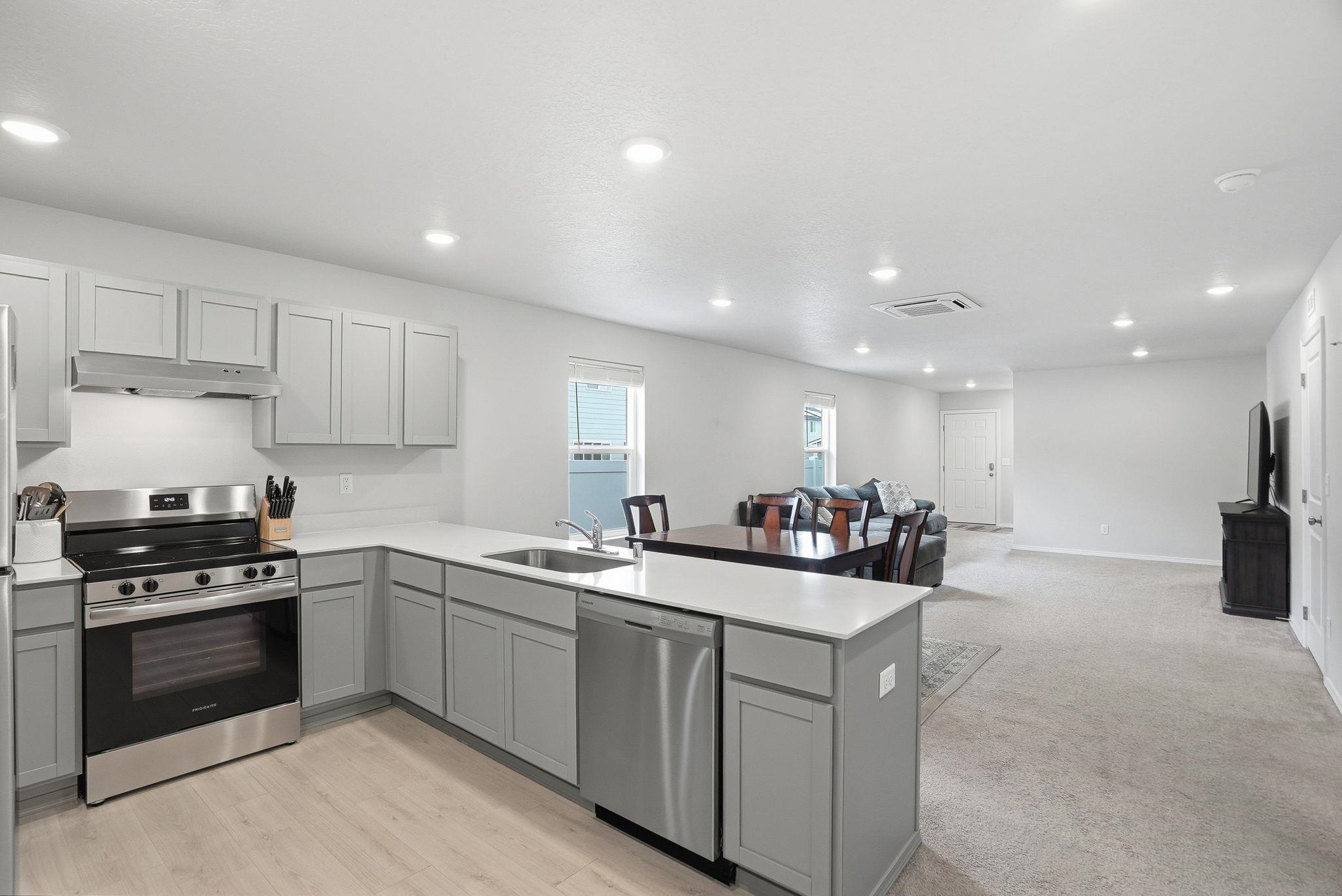 4527 W Connaught Ave - Photo 13