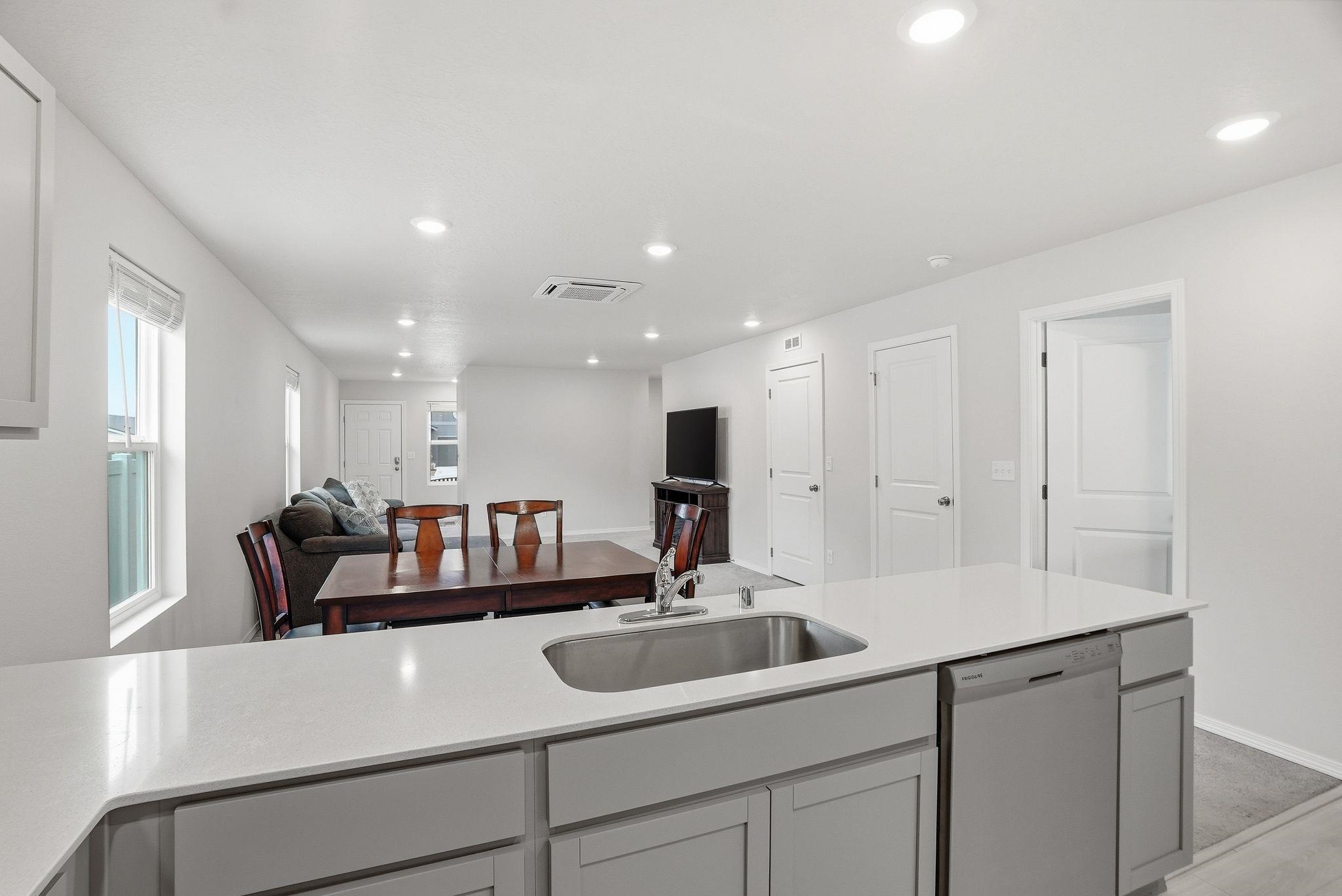 4527 W Connaught Ave - Photo 16