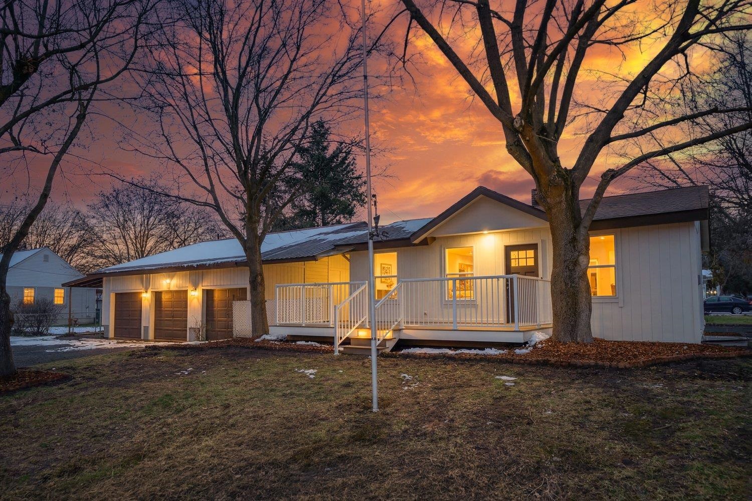 8702 E Cataldo Ave - Photo 1